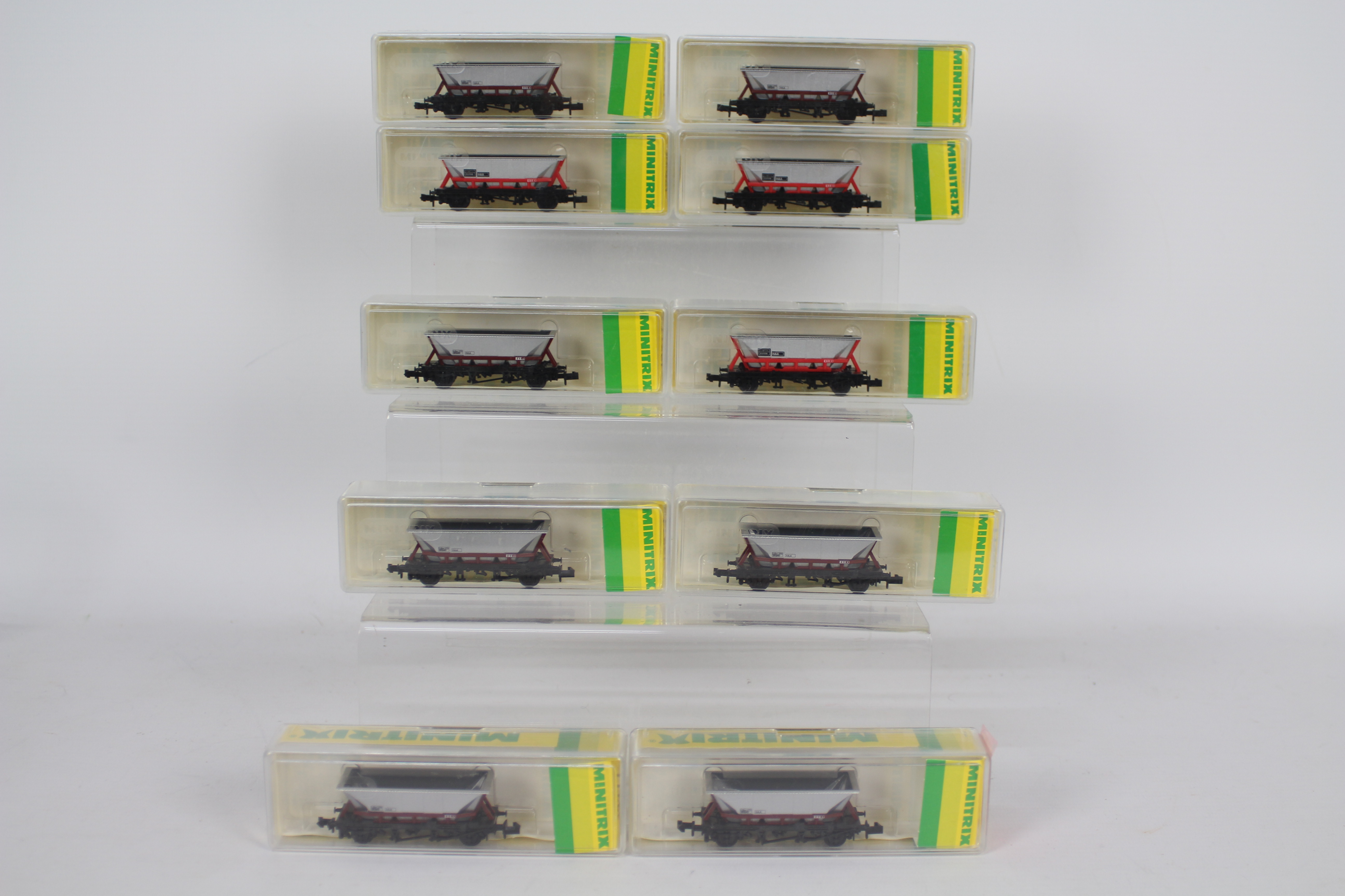 Minitrix - ten N gauge Hoppers (goods / freight wagons),