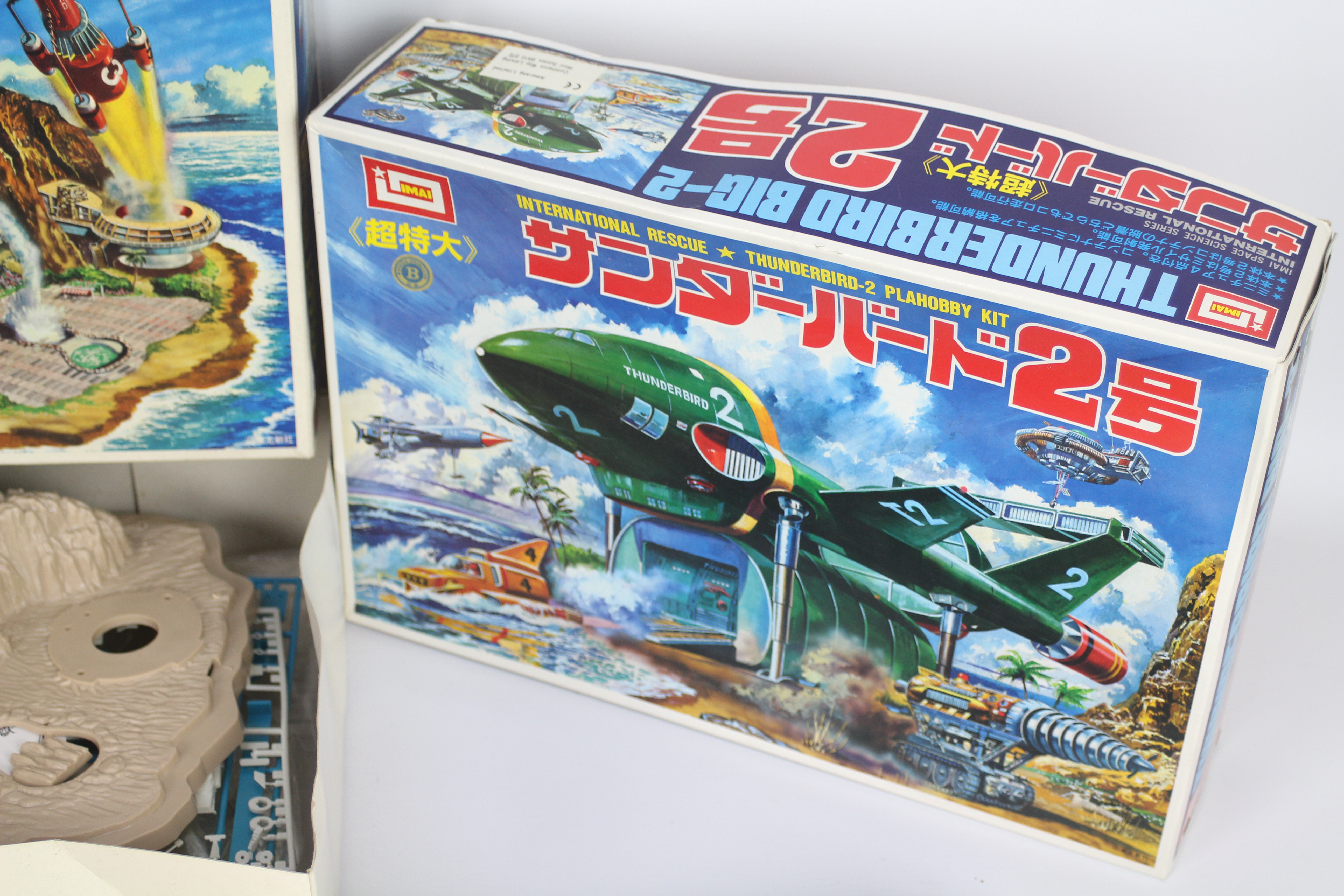 IMAI - A bundle of 3 Gerry Anderson Thunderbird model kits comprising of Thunderbird big 2, - Image 4 of 4