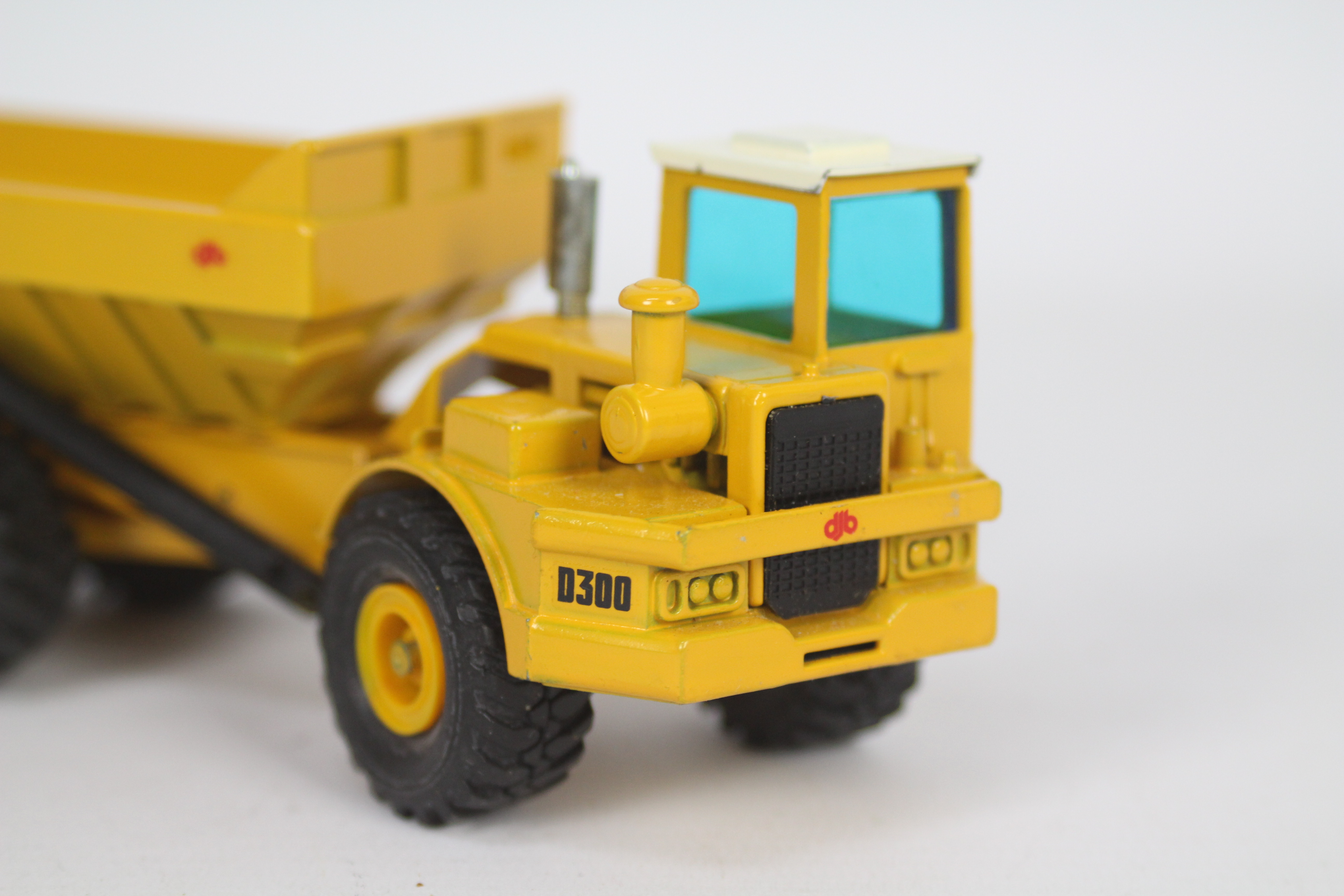 NZG - A boxed DJB D300 Knickgelenkter Muldenkipper dumper truck in 1:50 scale. # 166. - Image 4 of 4