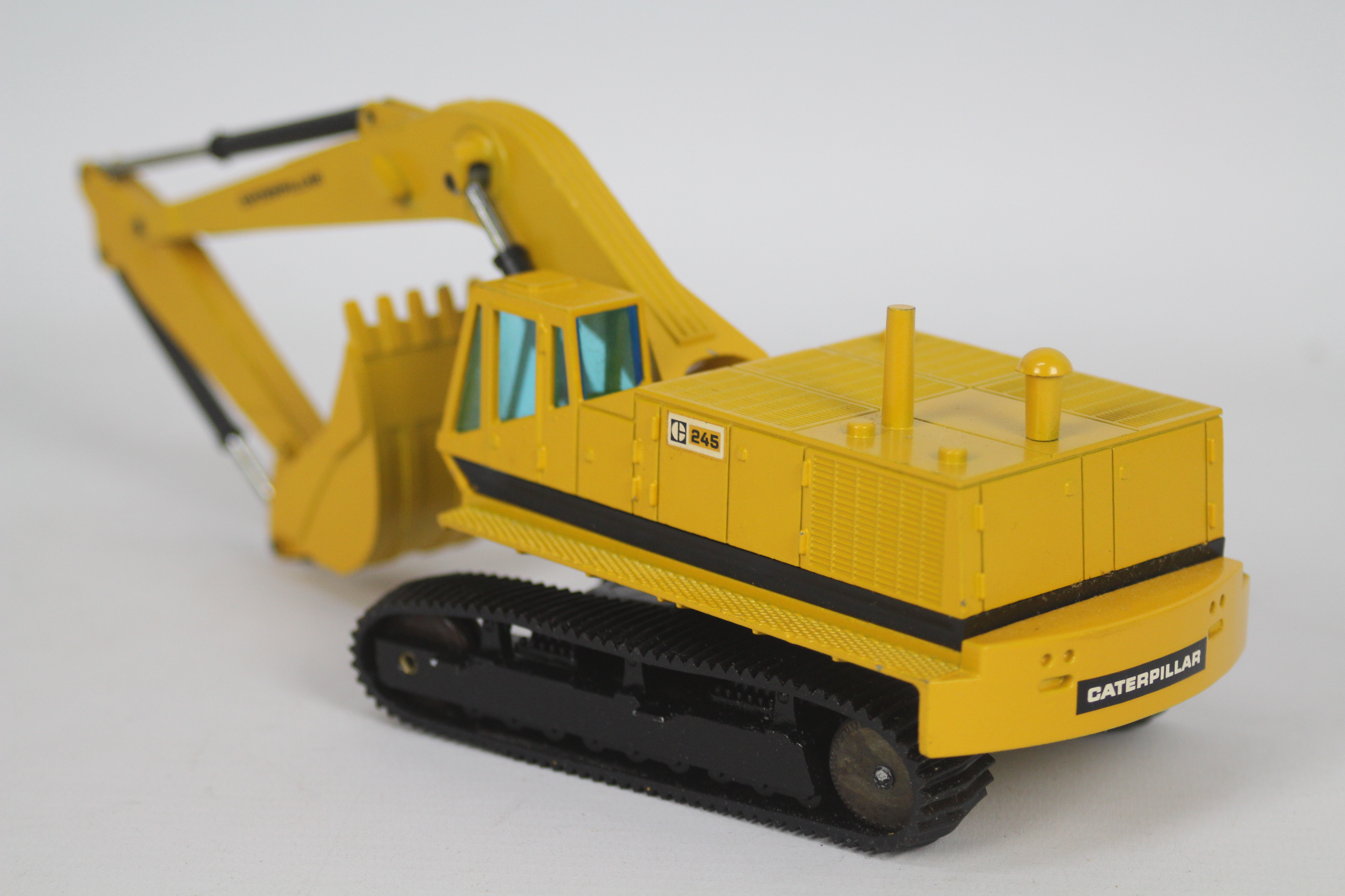 NZG - A boxed CAT 245 Hydraulikbagger excavator in 1:50 scale. # 160. - Image 3 of 3