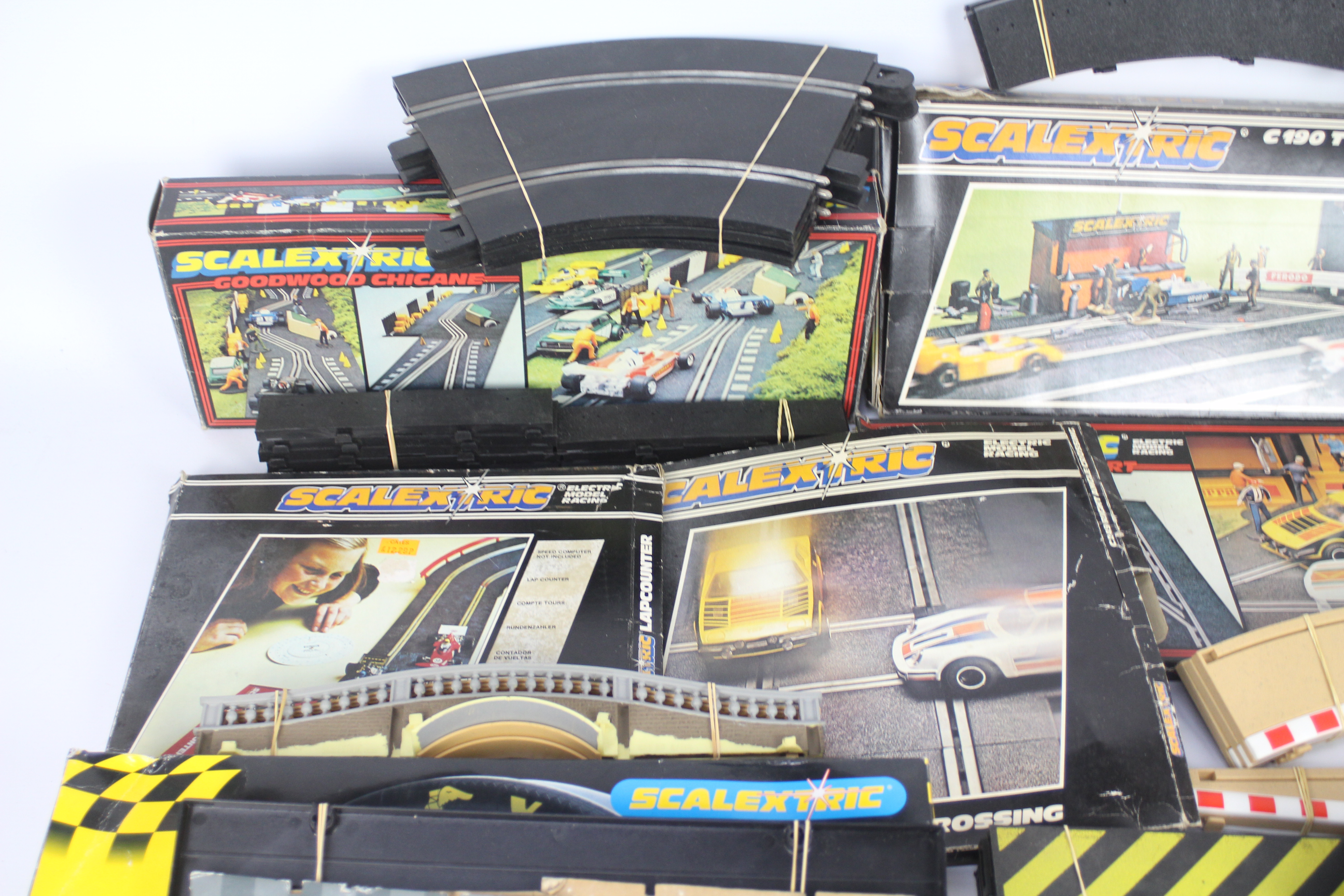 Scalextric - A collection of boxed trackside accessories and loose track pieces including # C190 - Image 2 of 3