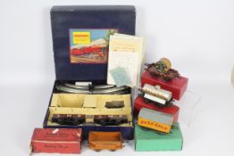 Hornby - A boxed O gauge M1 Goods Train Set and 4 x boxed wagons,