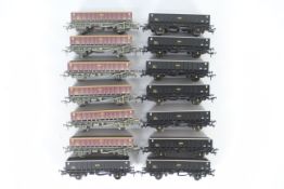 Bachmann - 14 x unboxed 00 gauge MFA Open Box Mineral wagons in EWS livery.