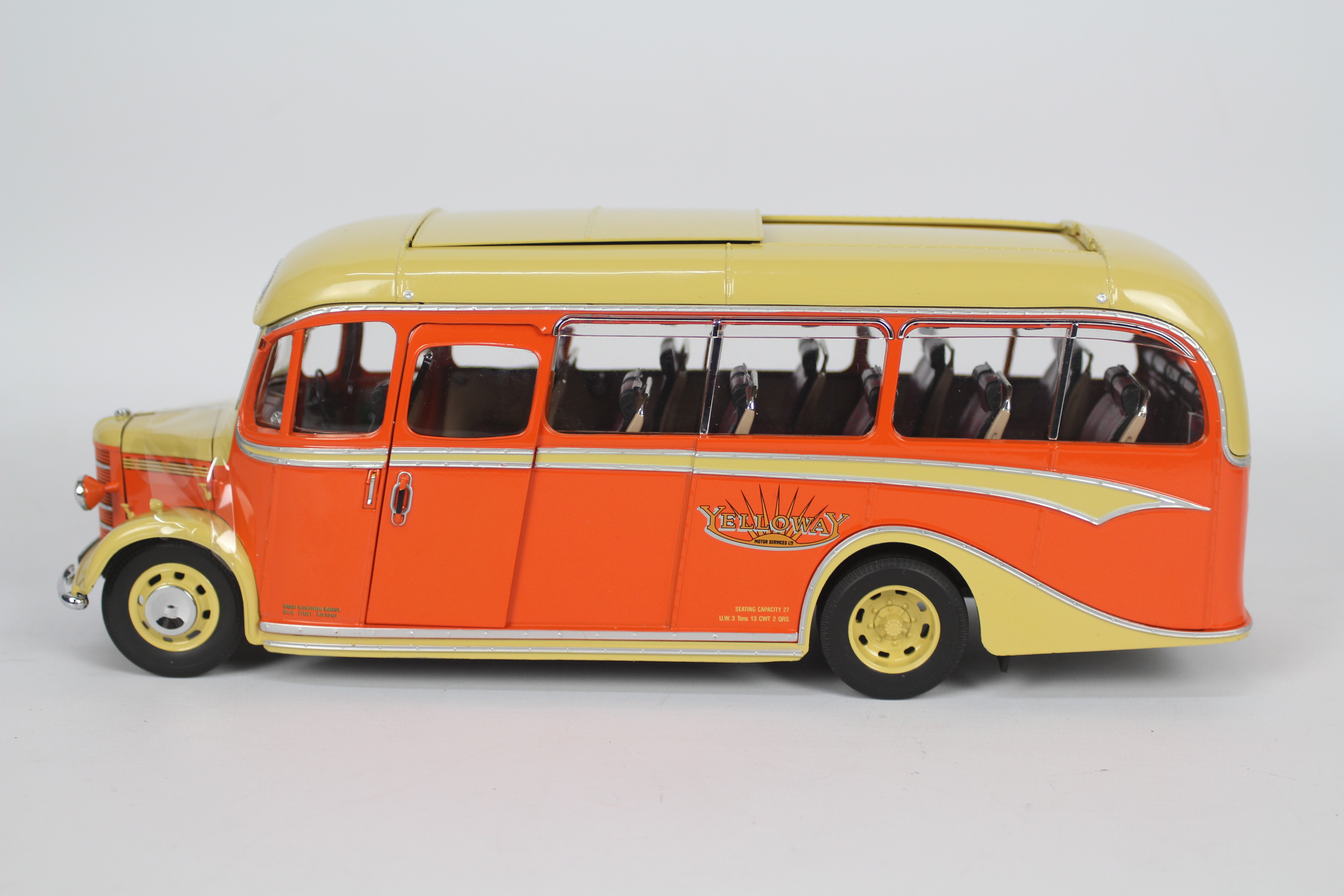 Sun Star - A boxed limited edition 1:24 scale 1947 Bedford OB Duple Vista Coach in Yelloways livery. - Image 5 of 7