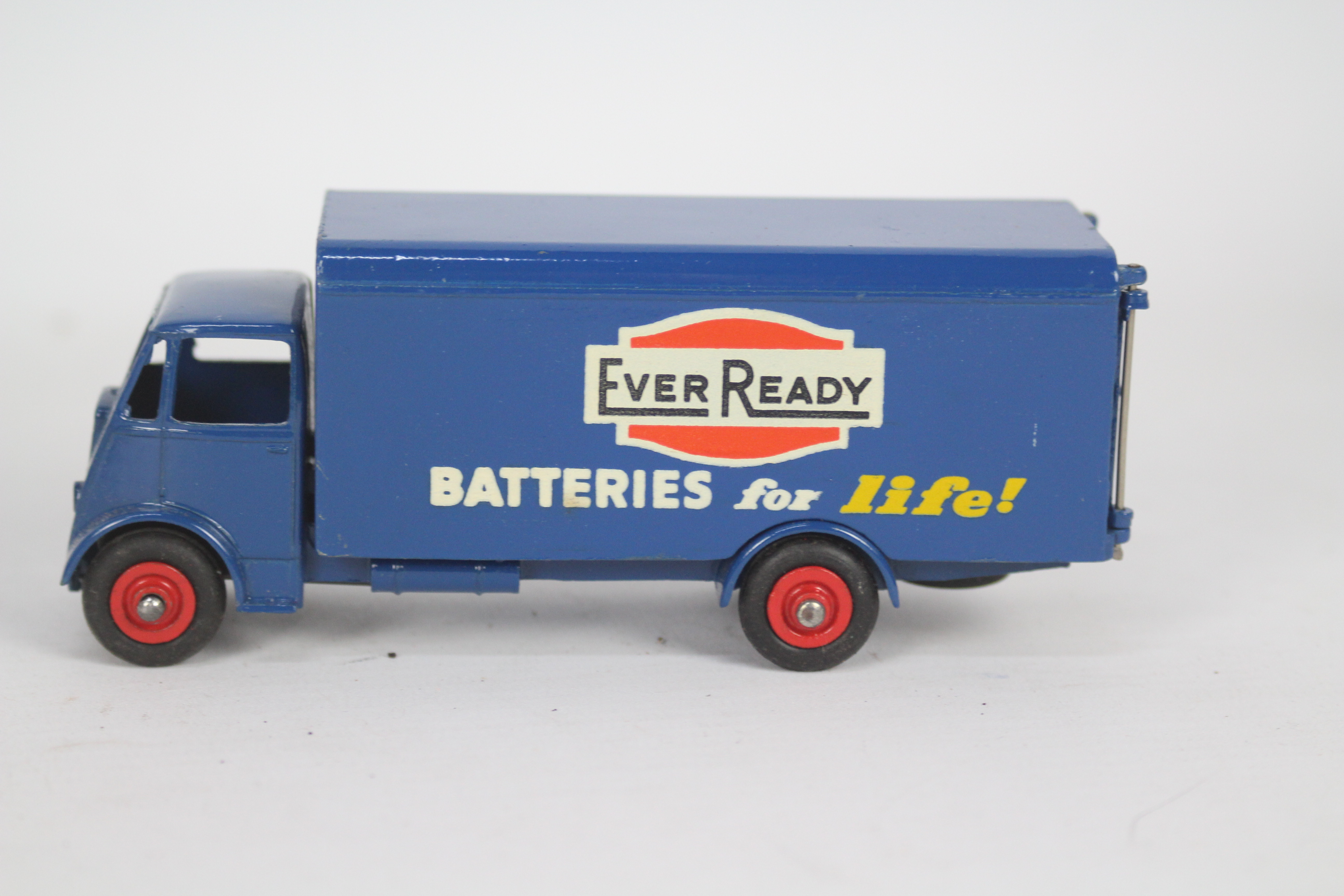 Dinky - A boxed Dinky # 918 Guy Ever Ready Van. - Image 3 of 6