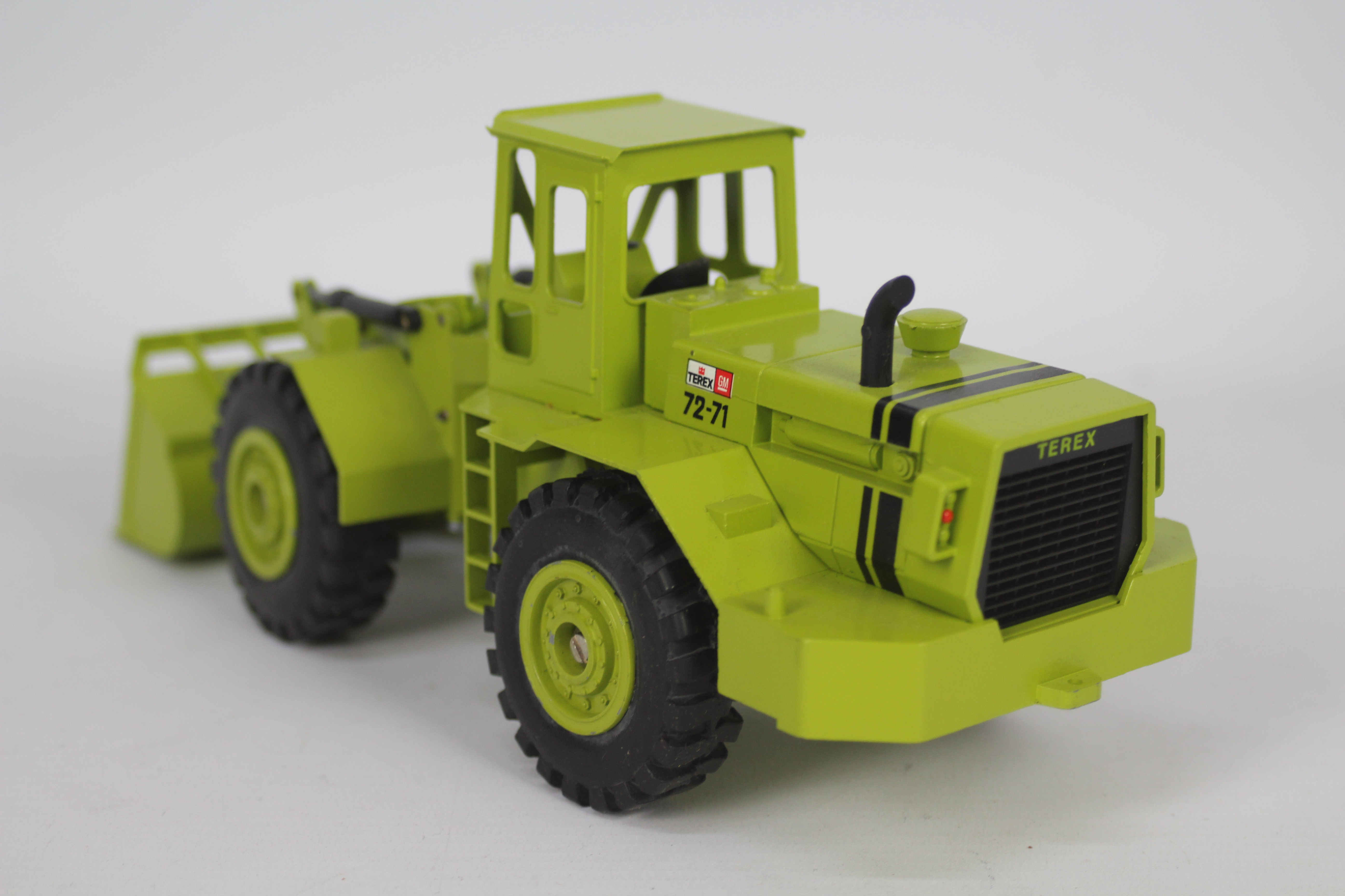 Gescha - A boxed GM Terex 72.71 Loader in green. # 410. - Image 4 of 4