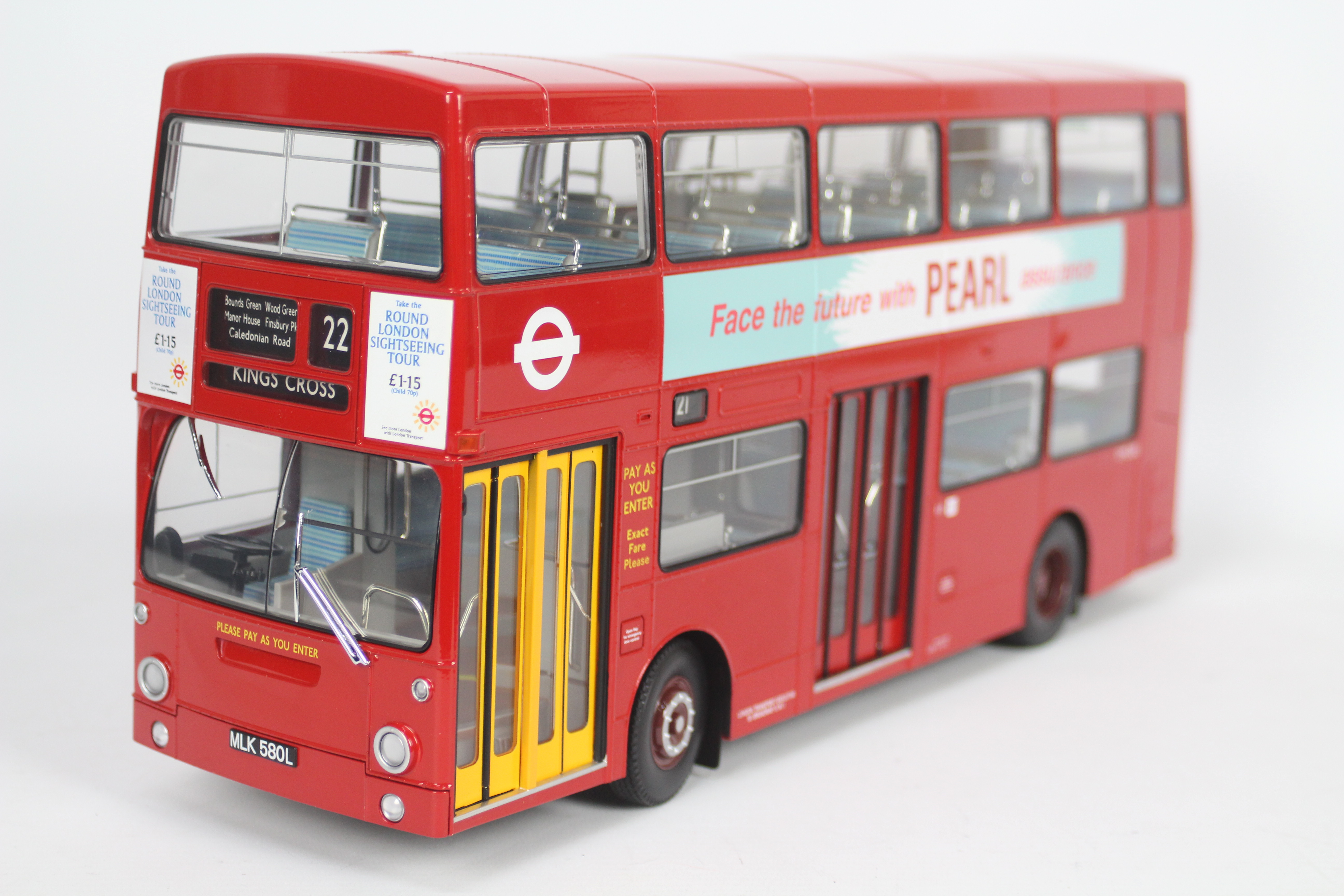 Gilbow - A boxed 1:24 scale Daimler DMS London Transport Bus # 99101. - Image 4 of 6