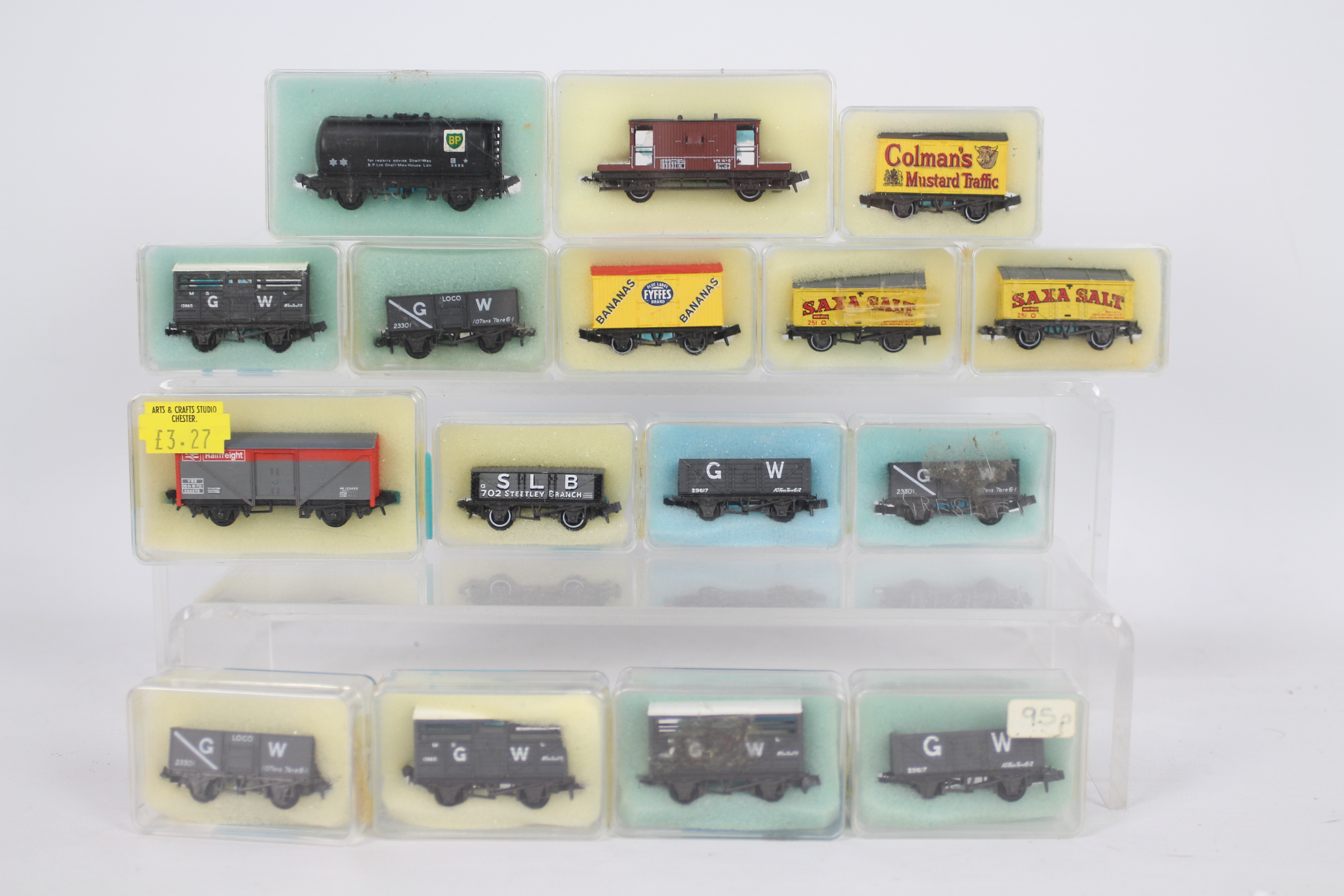 Peco - 16 N gauge goods / freight wagons (various),