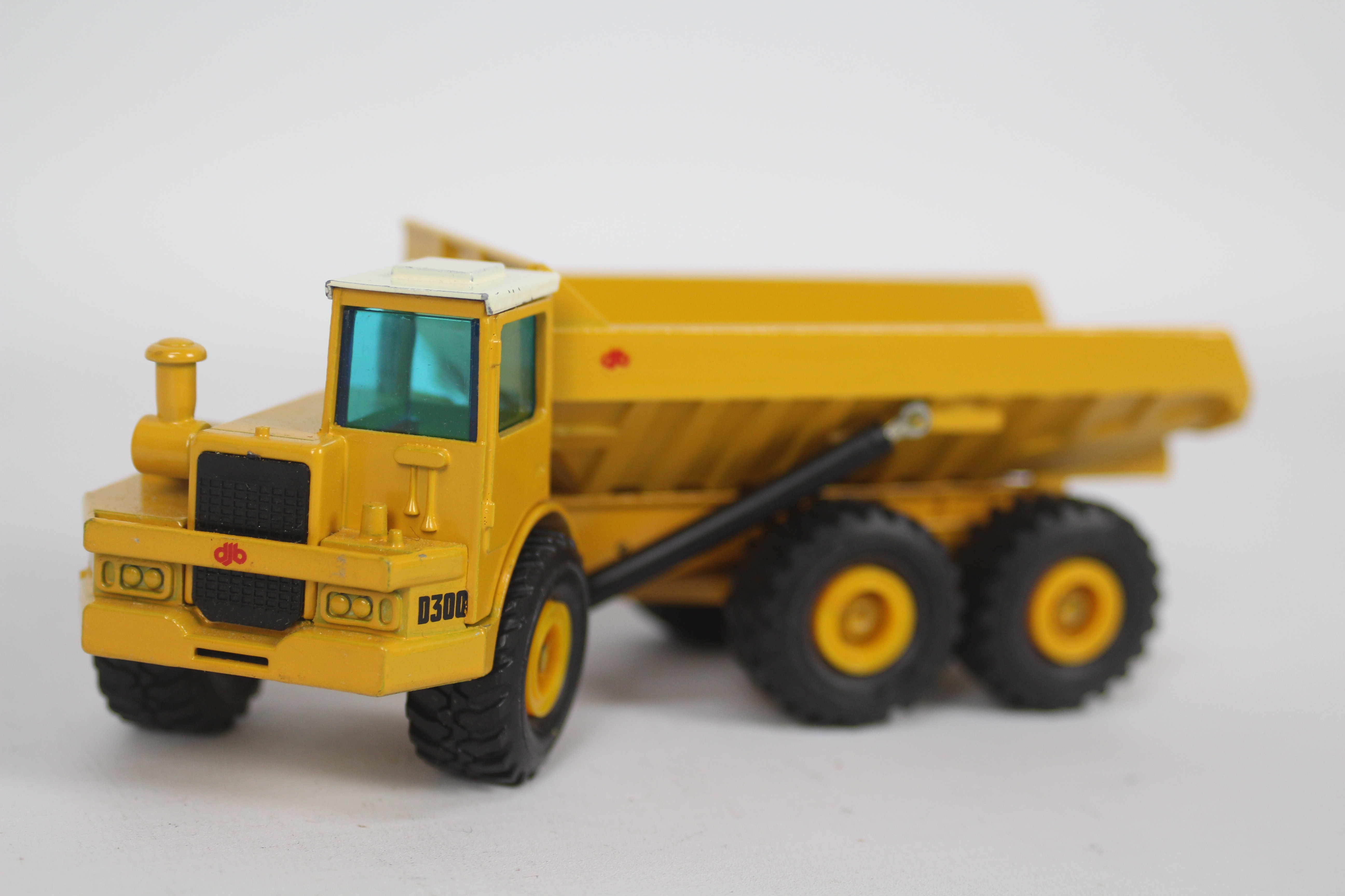 NZG - A boxed DJB D300 Knickgelenkter Muldenkipper dumper truck in 1:50 scale. # 166. - Image 2 of 4