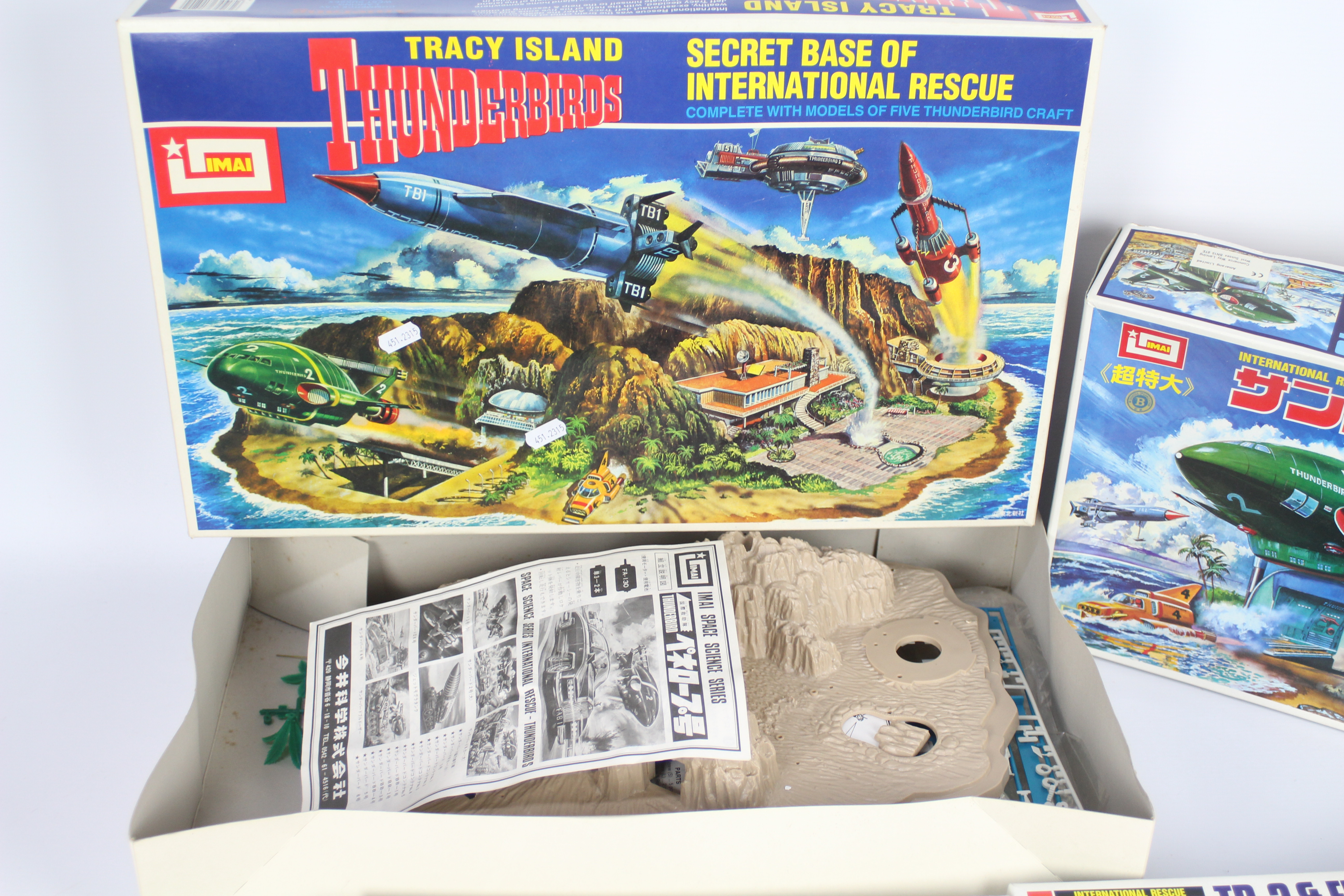 IMAI - A bundle of 3 Gerry Anderson Thunderbird model kits comprising of Thunderbird big 2, - Image 2 of 4