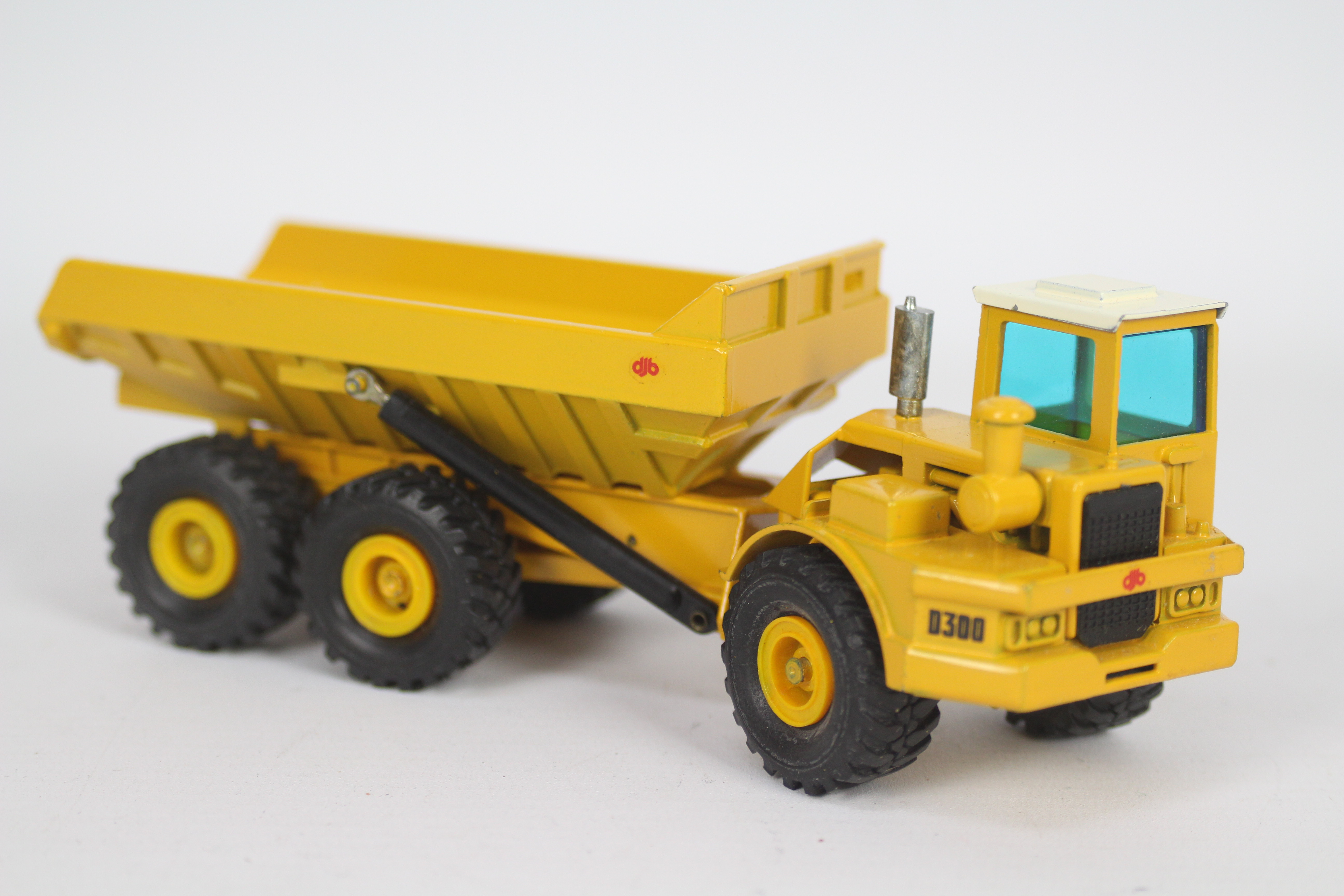 NZG - A boxed DJB D300 Knickgelenkter Muldenkipper dumper truck in 1:50 scale. # 166. - Image 3 of 4