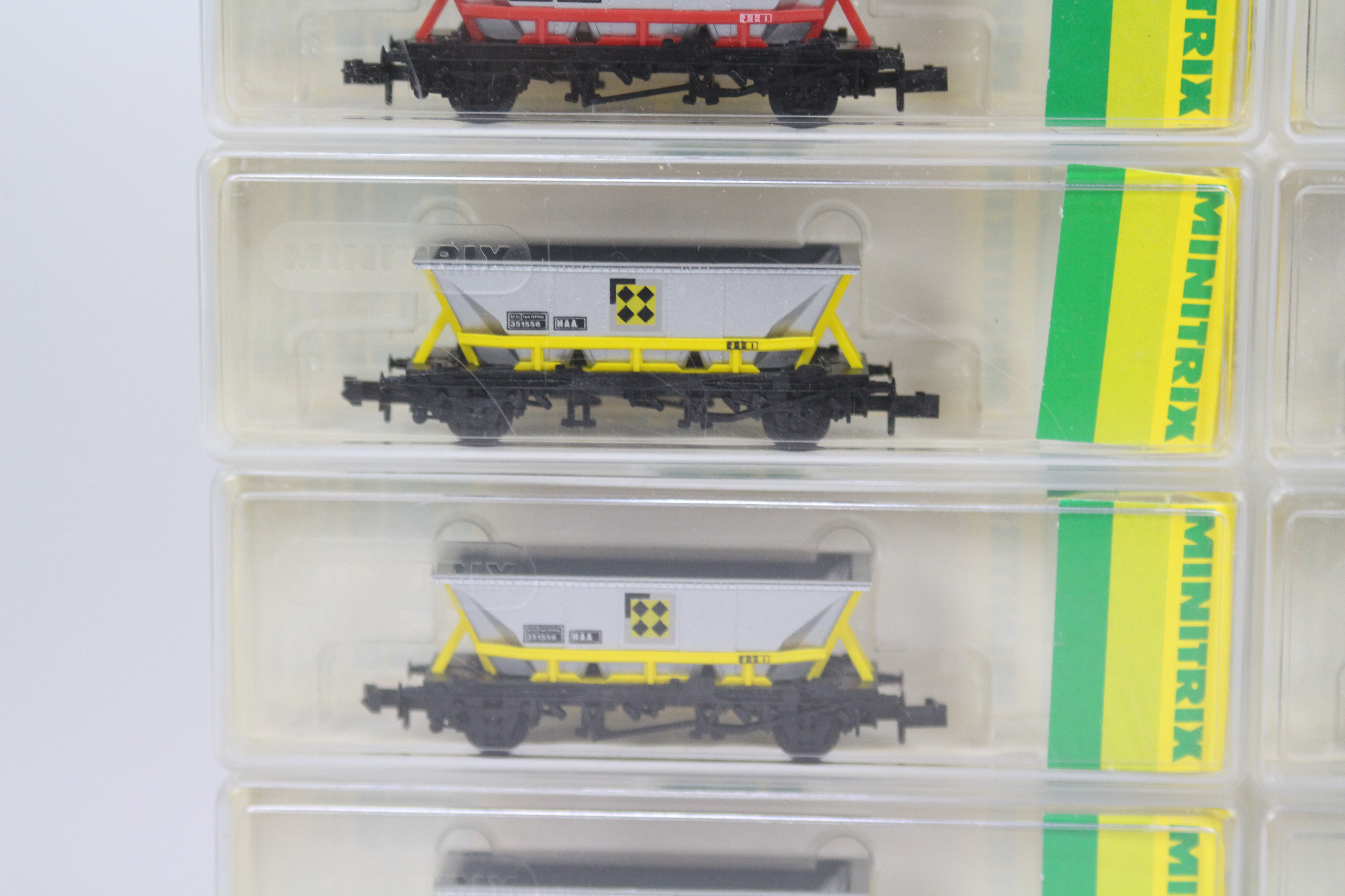 Minitrix - twelve N gauge Hoppers (goods / freight wagons), - Image 3 of 3