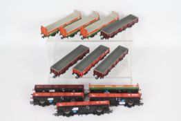 Bachmann - 12 x unboxed 00 gauge wagons including four # 38057 31 Ton OCA Dropside wagons in EWS