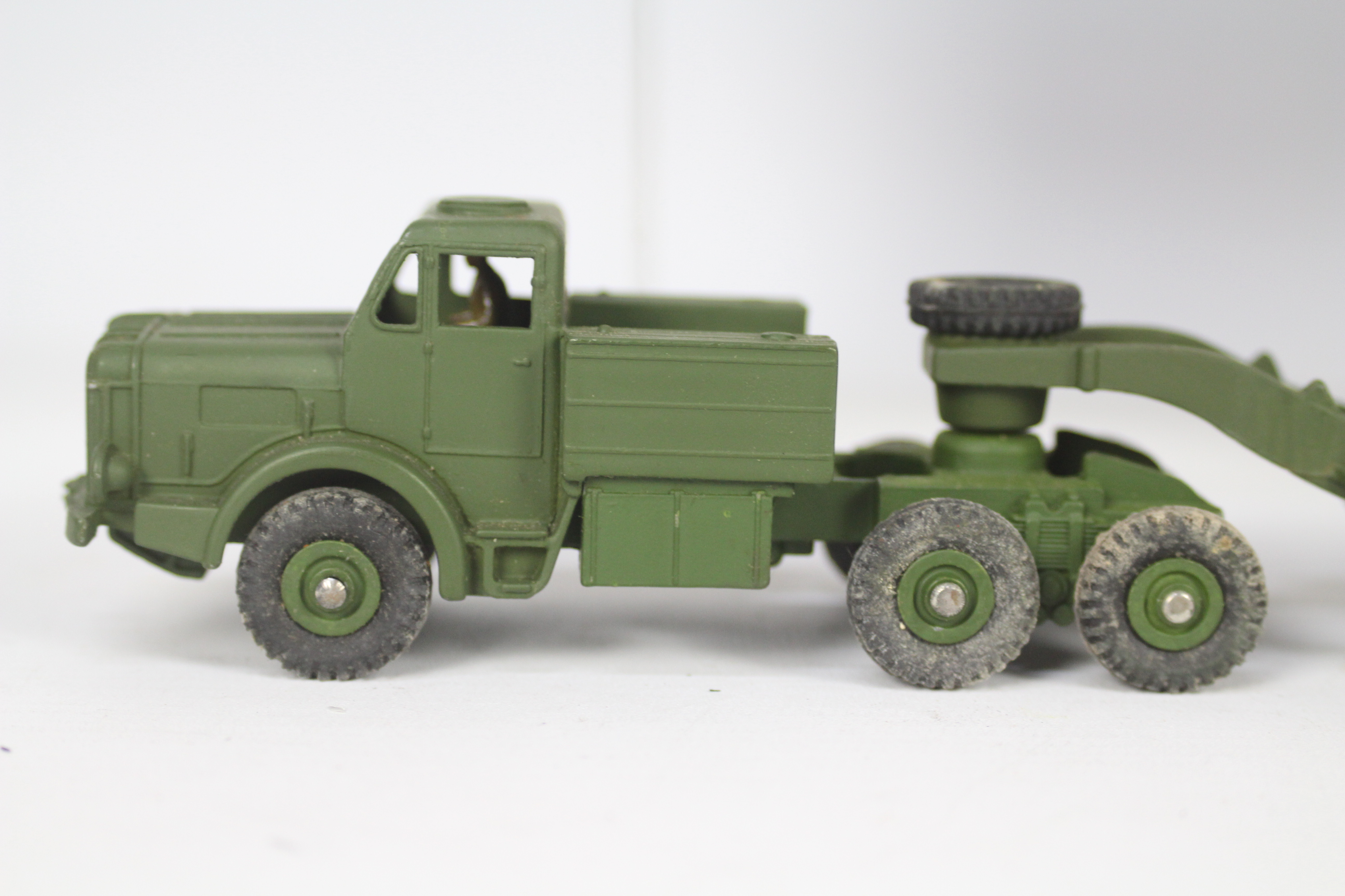 Dinky - A boxed Dinky # 698 Mighty Antar Tank Transporter with Centurion Tank. - Image 3 of 8