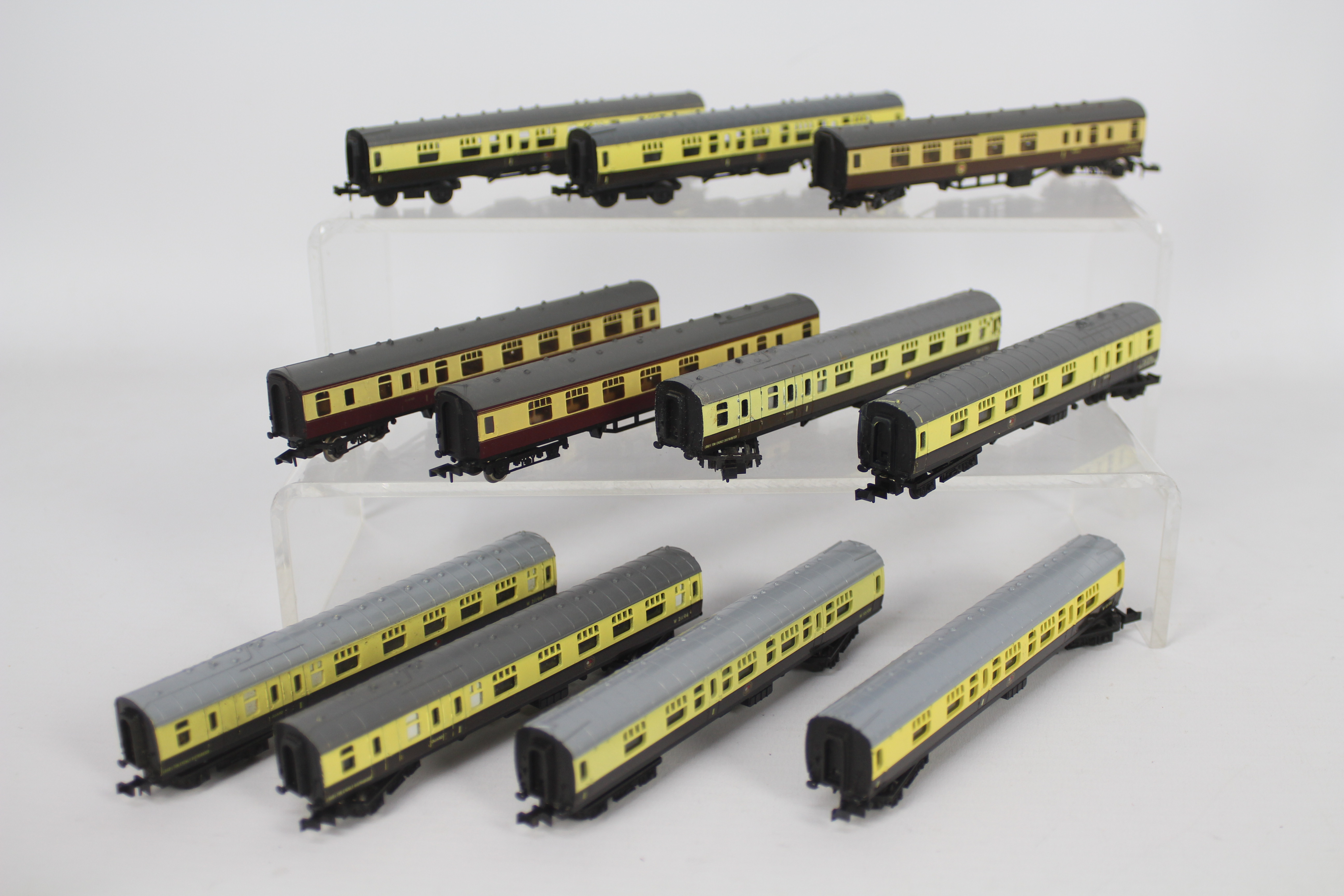 Trix - eleven N gauge Passenger Carriages, GWR livery, all appear nm or ex, unboxed,