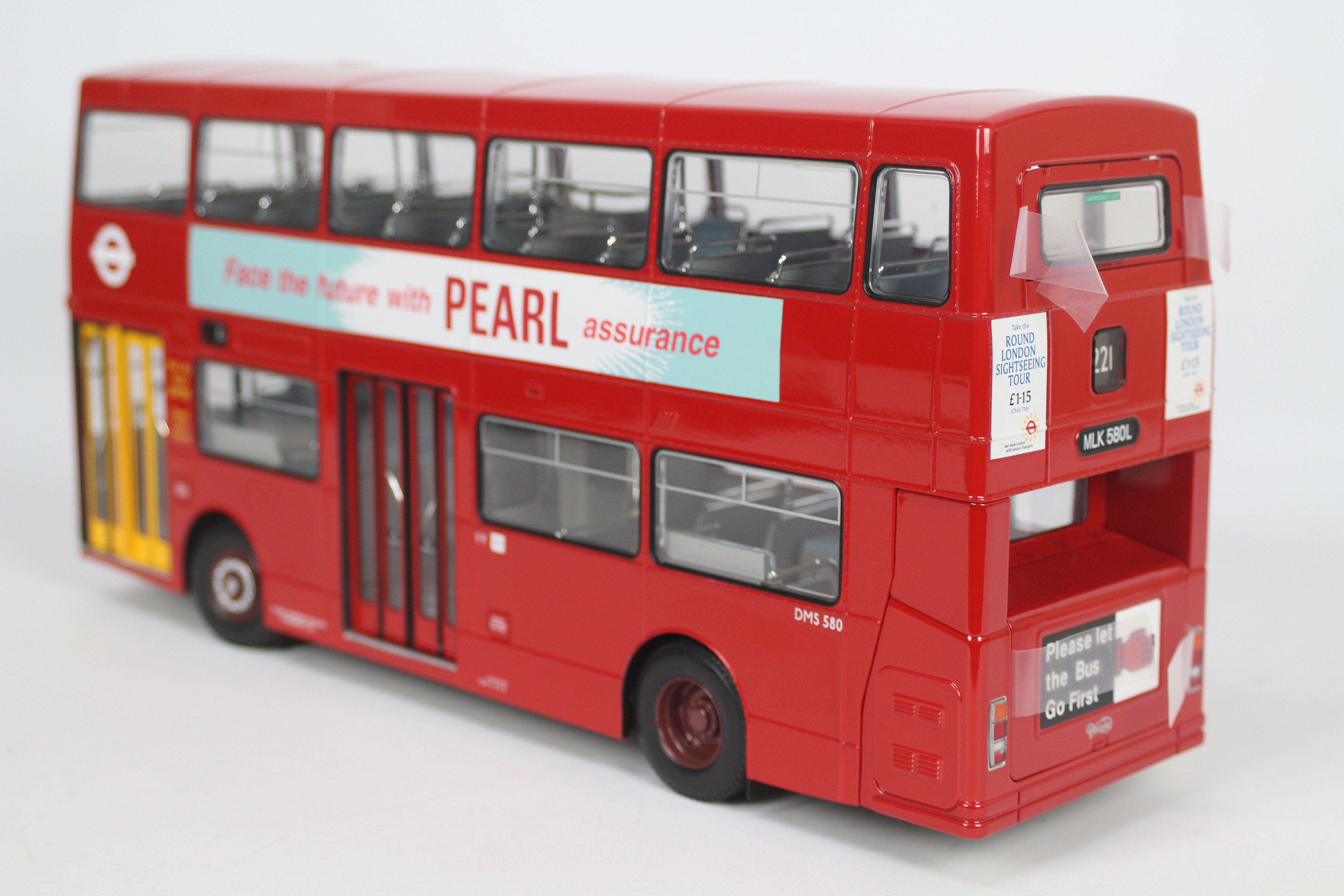 Gilbow - A boxed 1:24 scale Daimler DMS London Transport Bus # 99101. - Image 5 of 6