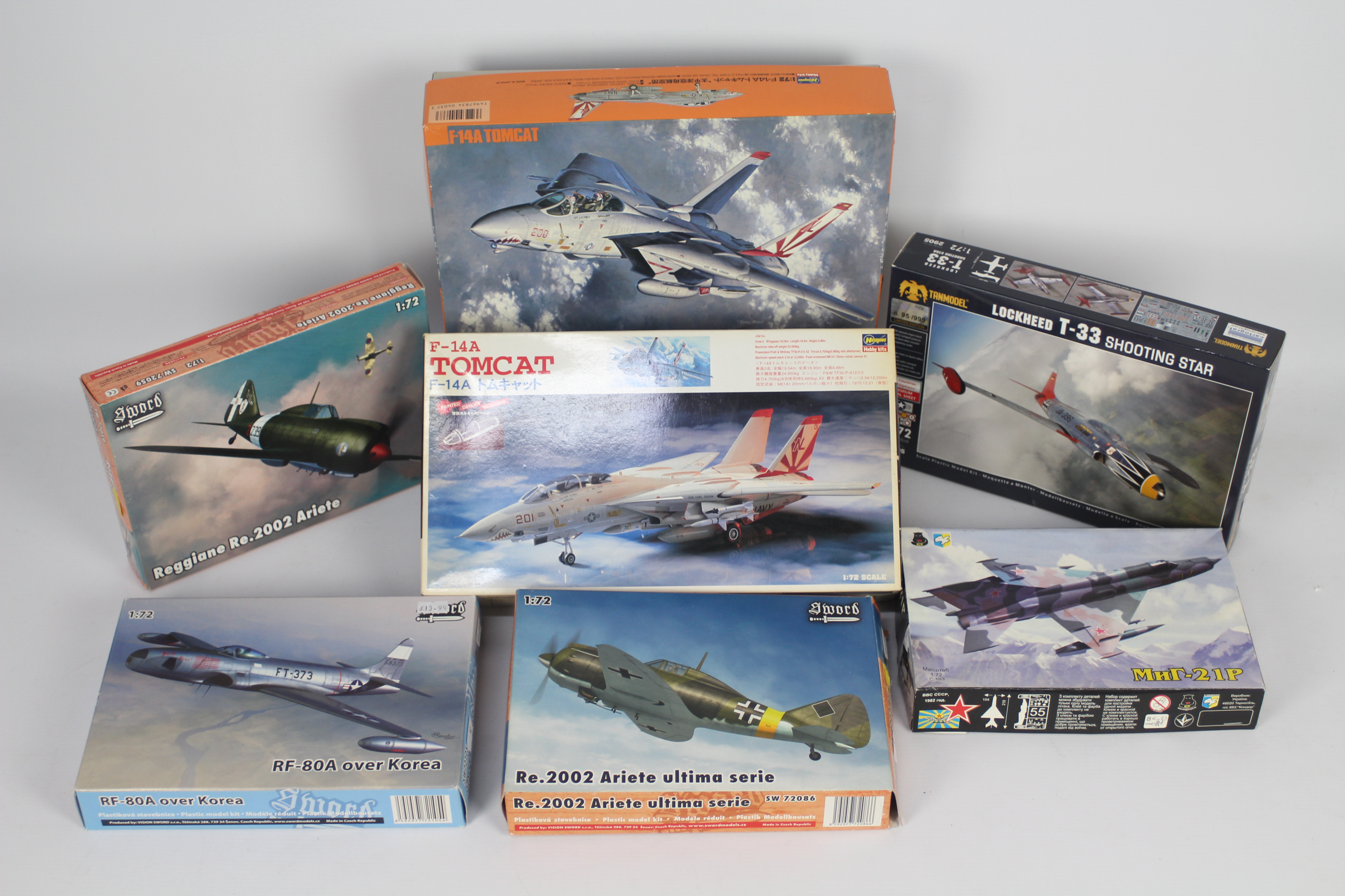 Seven boxed 1:72 scale plastic military aircraft model kits to include two x F-14A Tomcat by