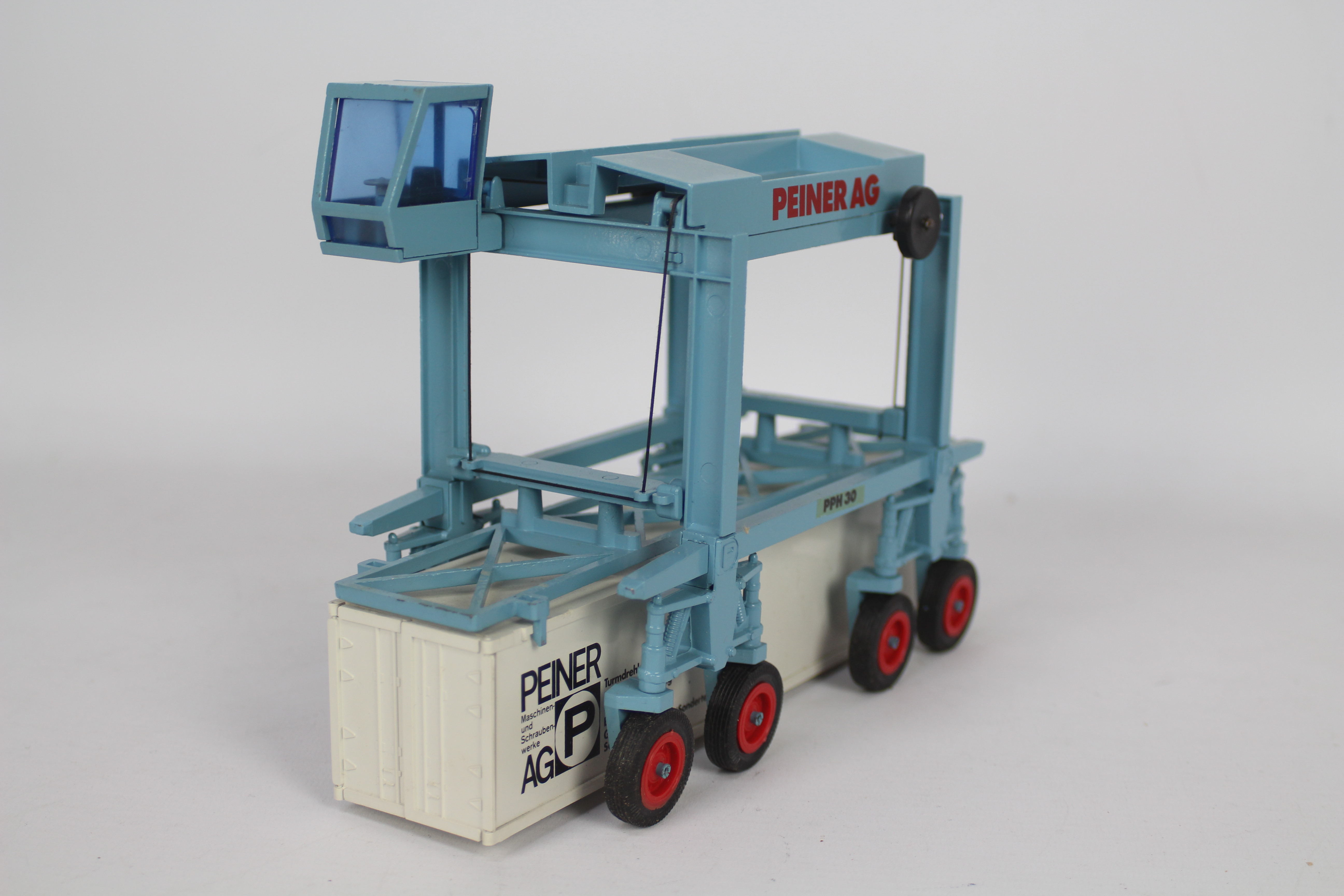 Gescha - A boxed Peiner PPH30 Portalstapler Container Truck. # 360. - Image 3 of 4
