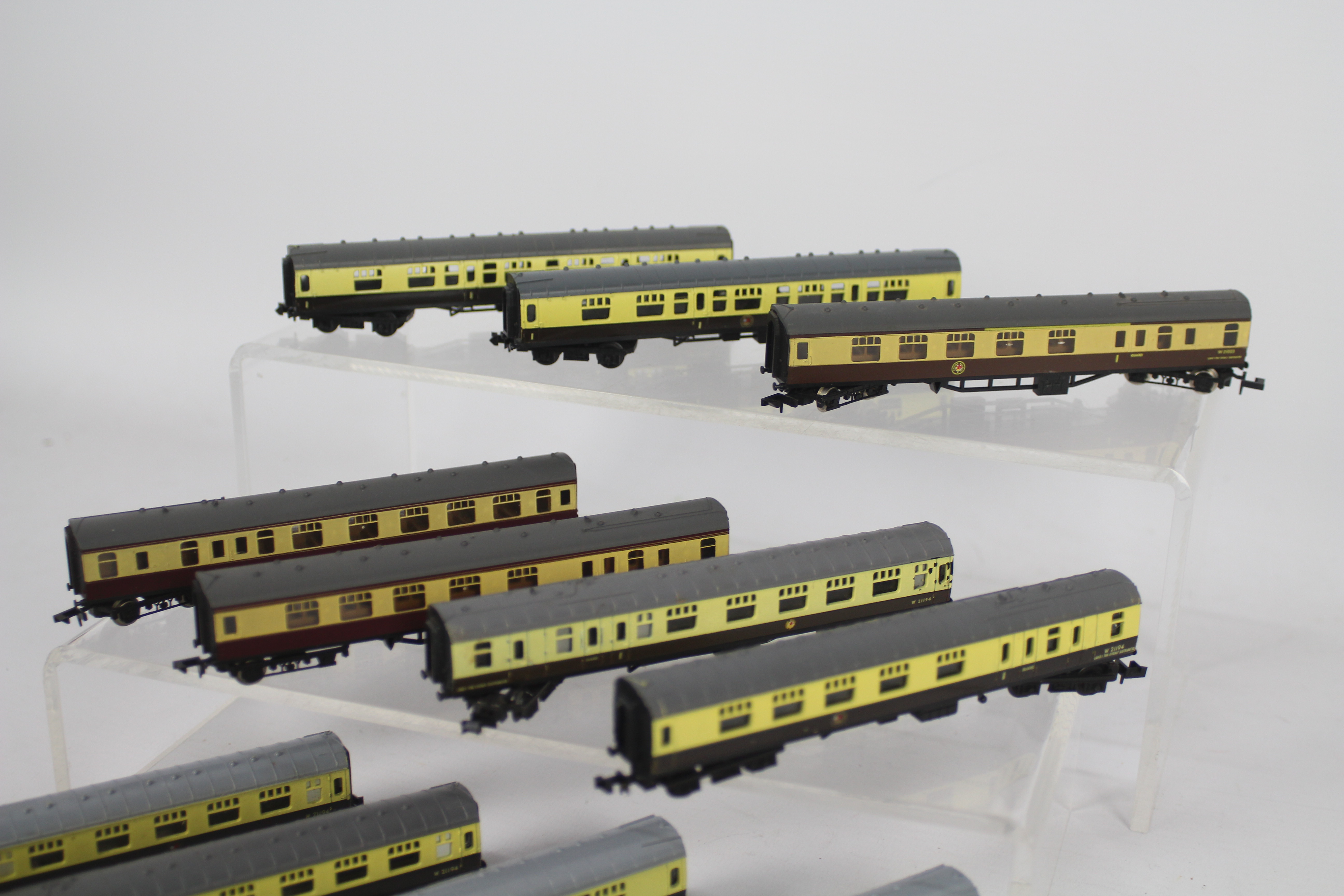 Trix - eleven N gauge Passenger Carriages, GWR livery, all appear nm or ex, unboxed, - Image 2 of 3