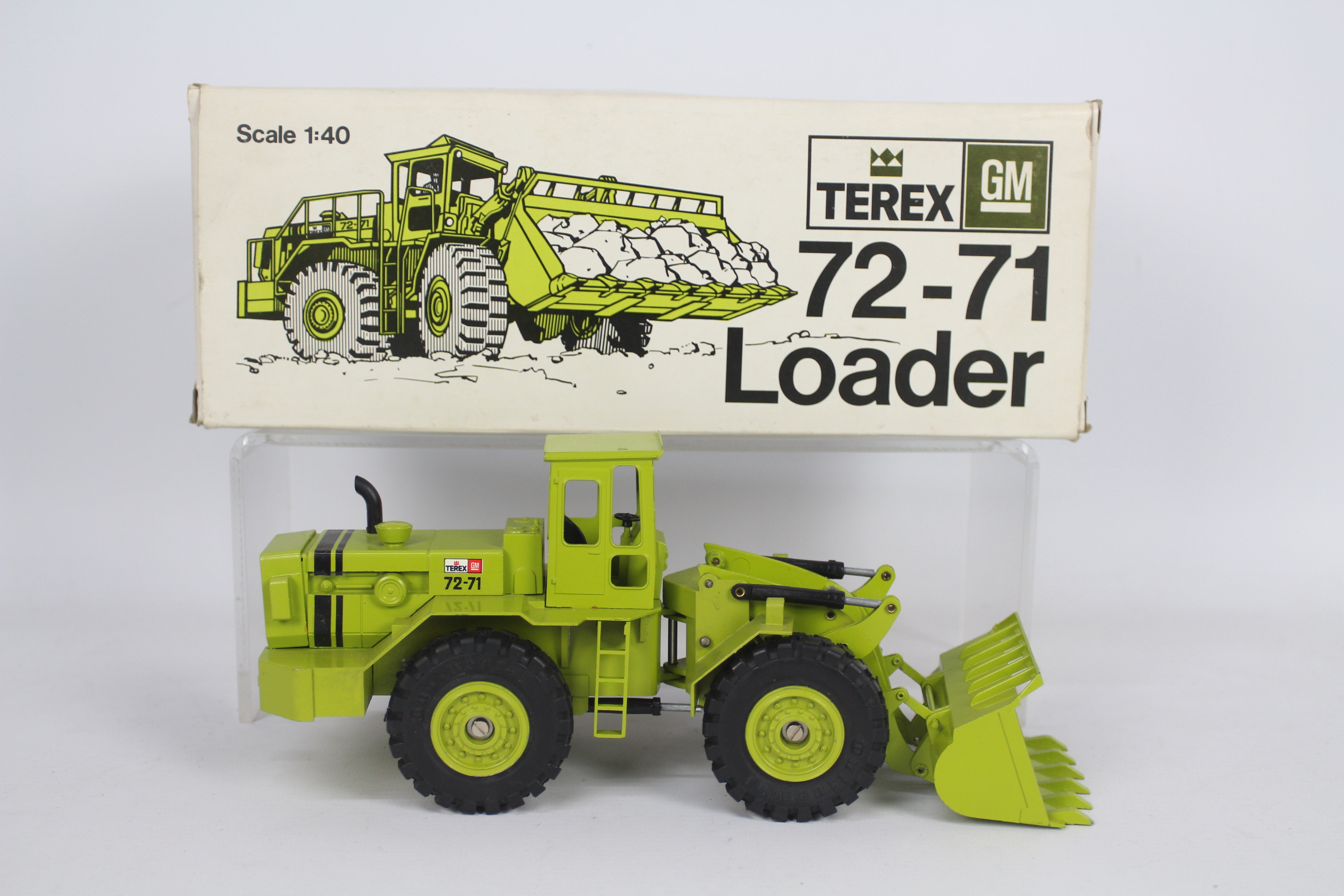 Gescha - A boxed GM Terex 72.71 Loader in green. # 410.