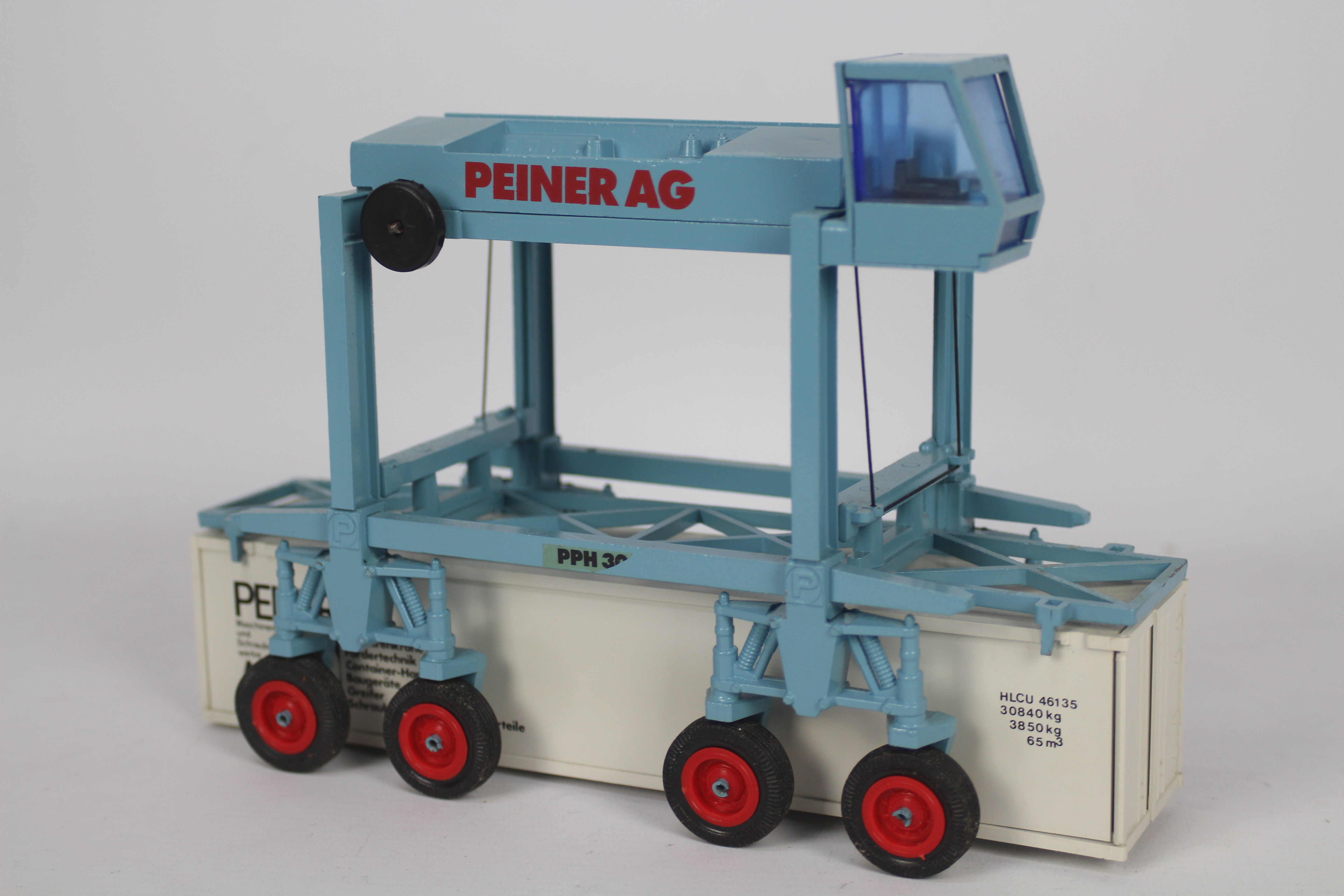 Gescha - A boxed Peiner PPH30 Portalstapler Container Truck. # 360. - Image 2 of 4