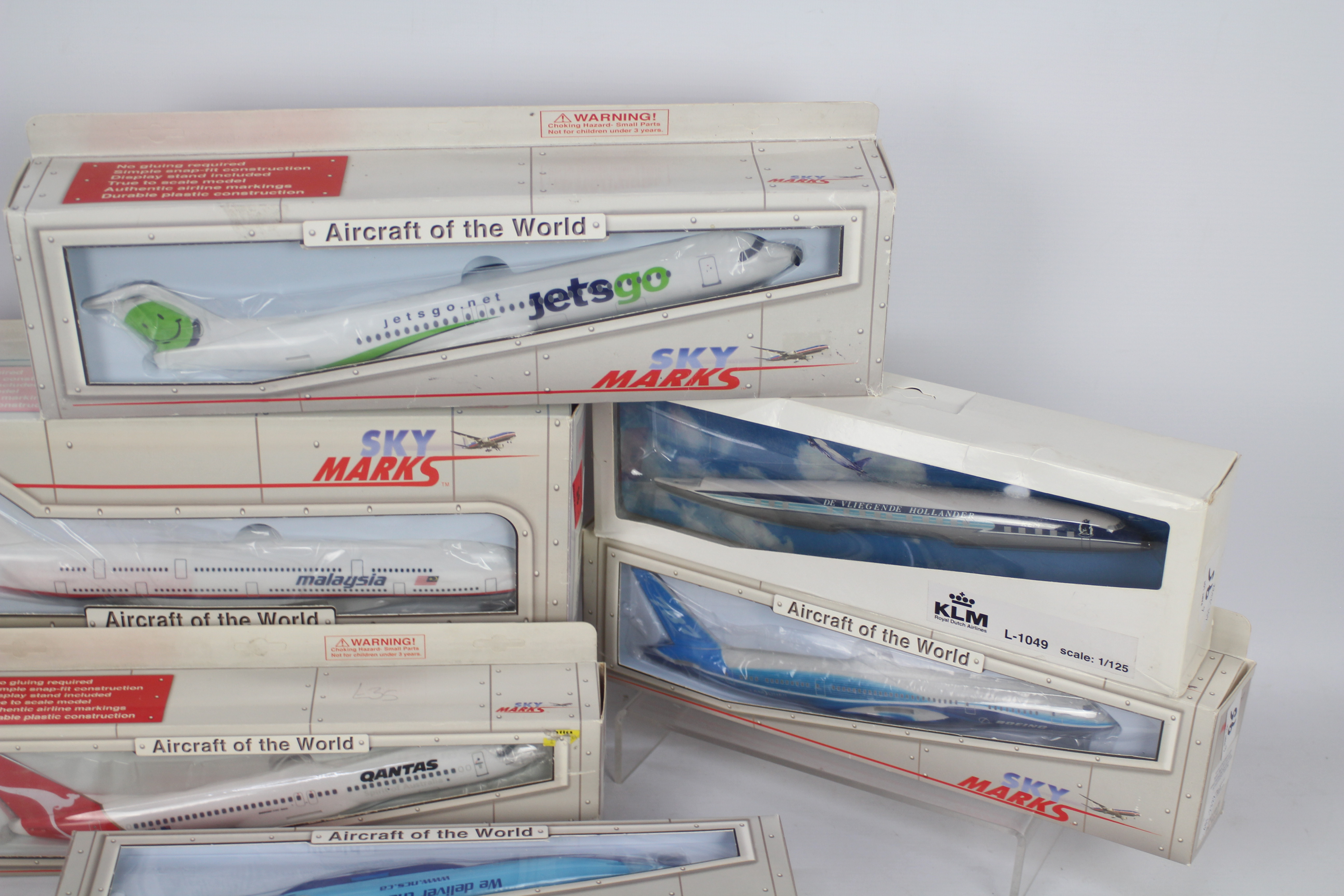 Sky Marks Aircraft of the World - five boxed highly detailed 'clip-together' models comprising - Image 3 of 4