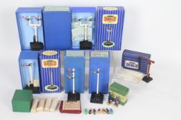Hornby Dublo - Dinky - 9 x boxed items including, # ED1 Single Arm Signal x 2,