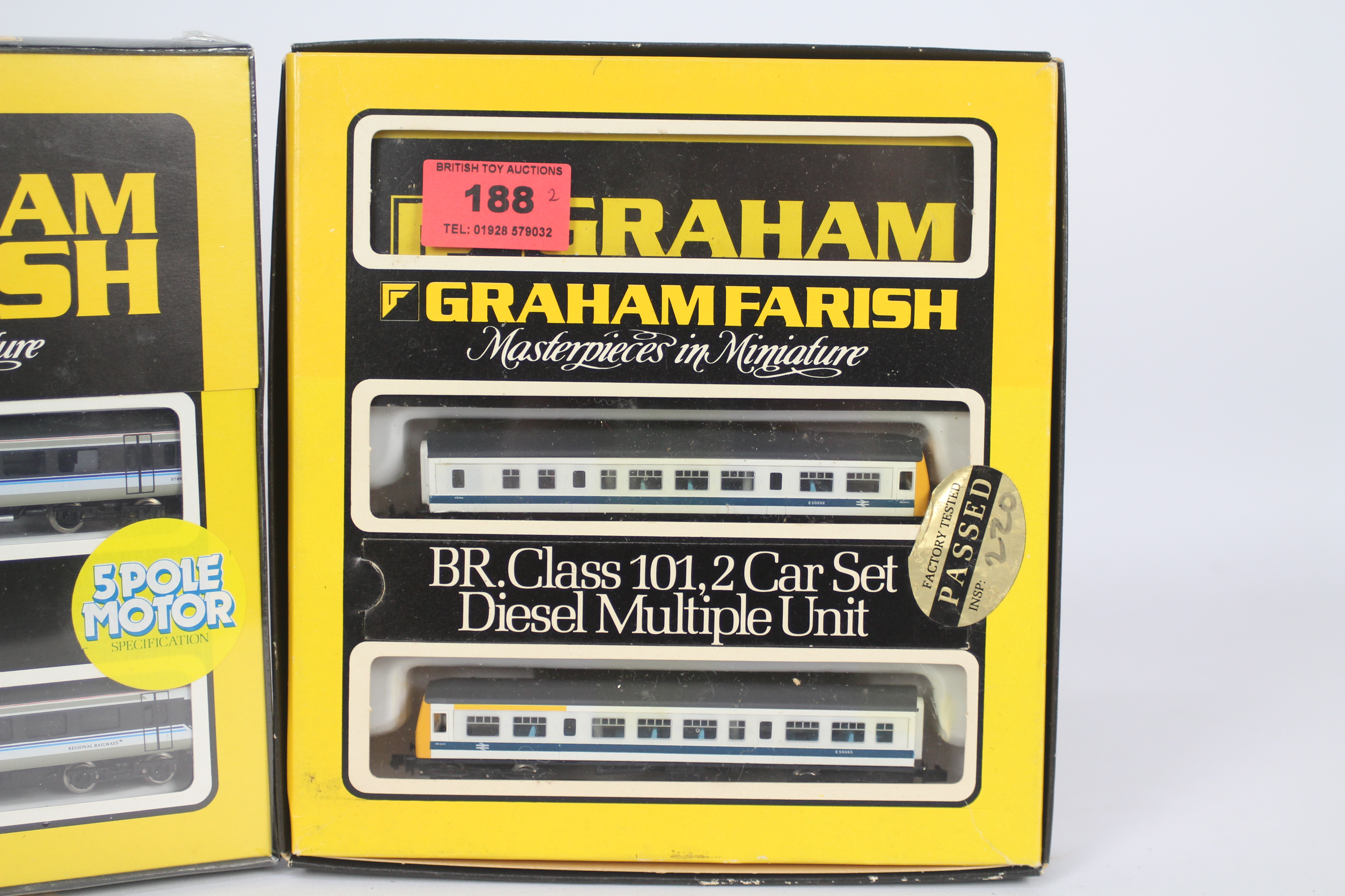 Graham Farish - two N gauge two-car sets comprising No. 8137 and two-car set No. - Image 2 of 3