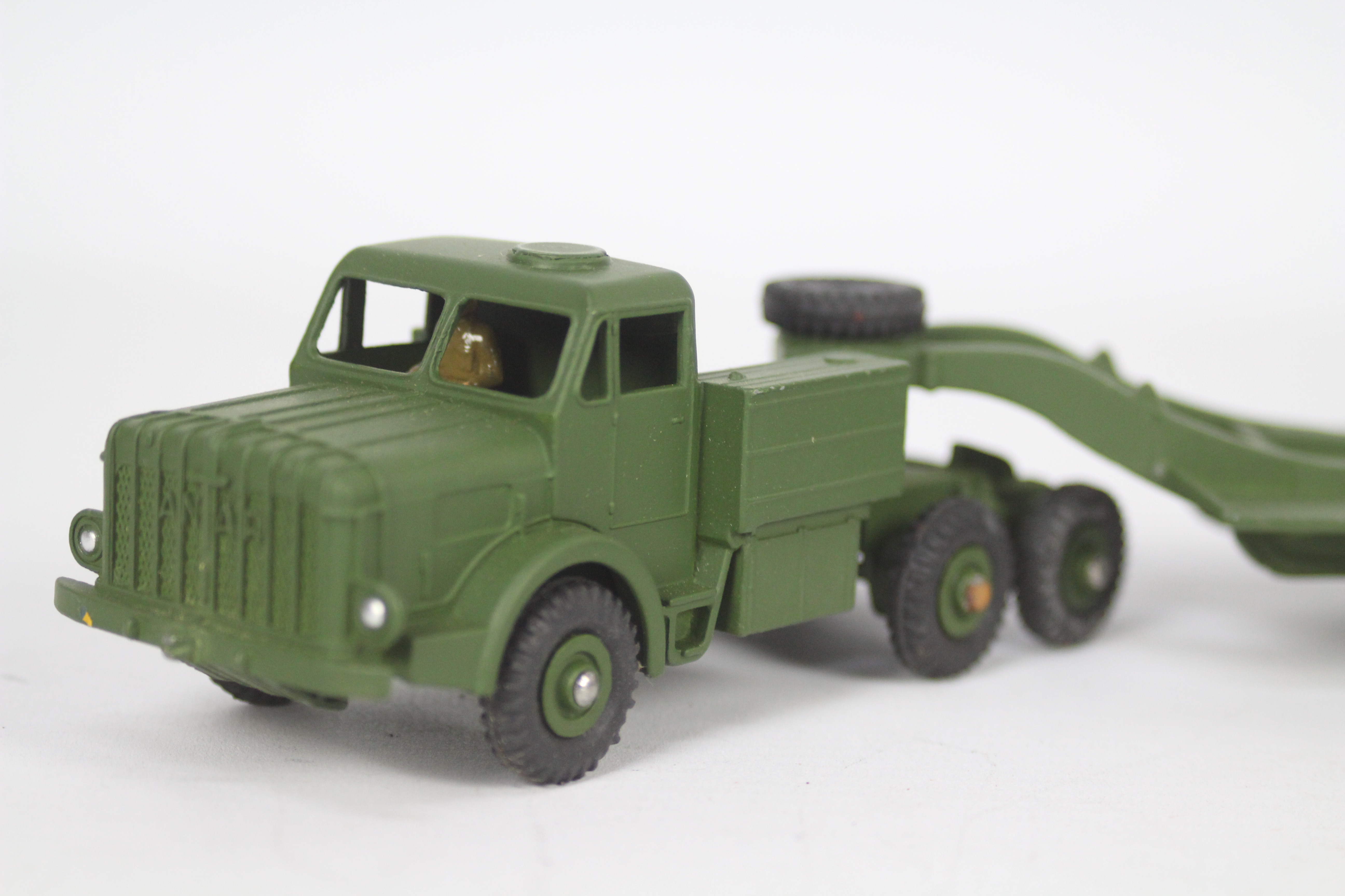 Dinky - A boxed Dinky # 660 Mighty Antar Tank Transporter. - Image 3 of 6