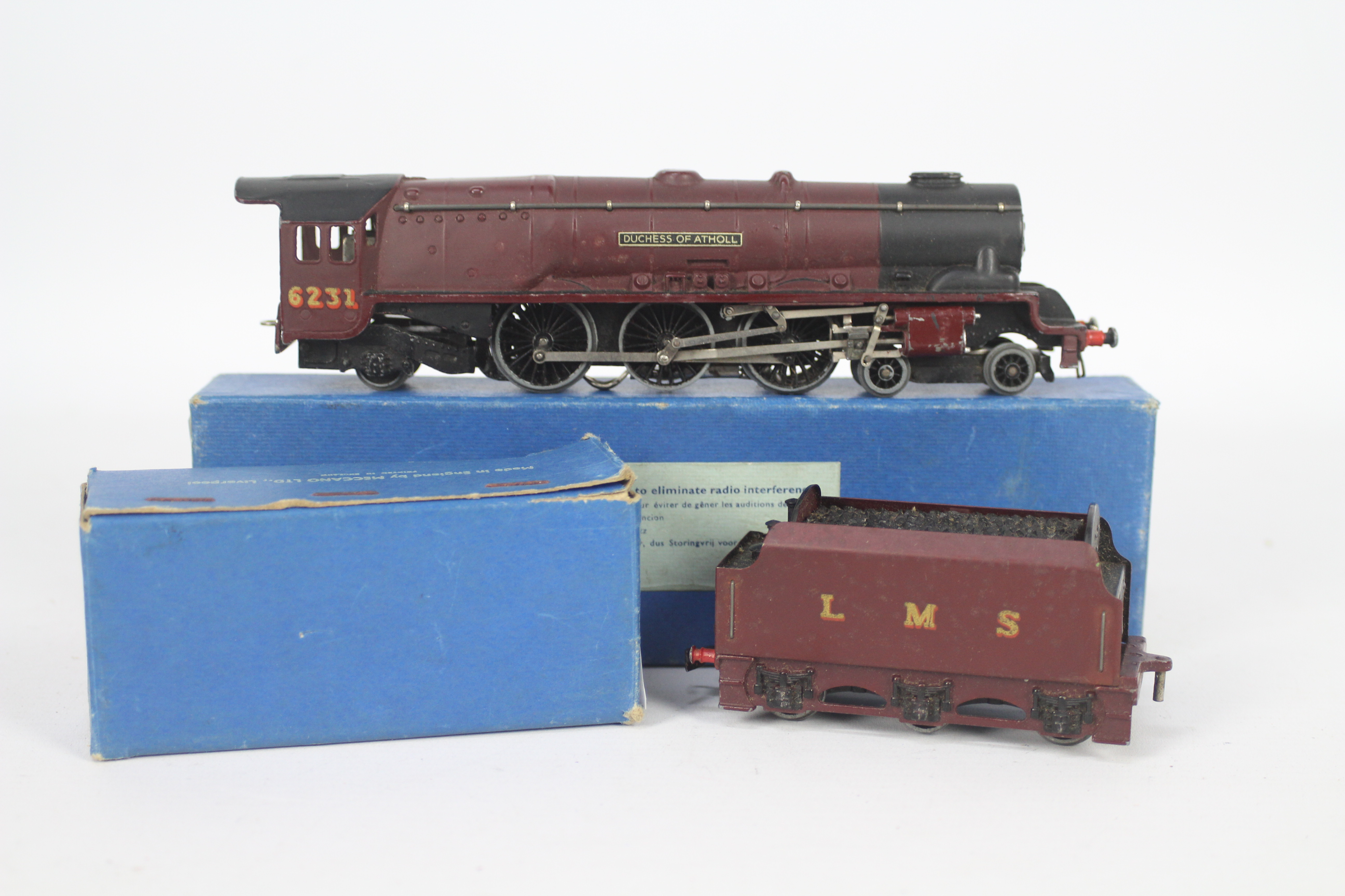 Hornby Dublo - A boxed Hornby Dublo EDL2 4-6-2 3-rail steam locomotive Op.No.