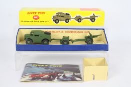 Dinky - A boxed Dinky # 697 25-Pounder Field Gun Set.