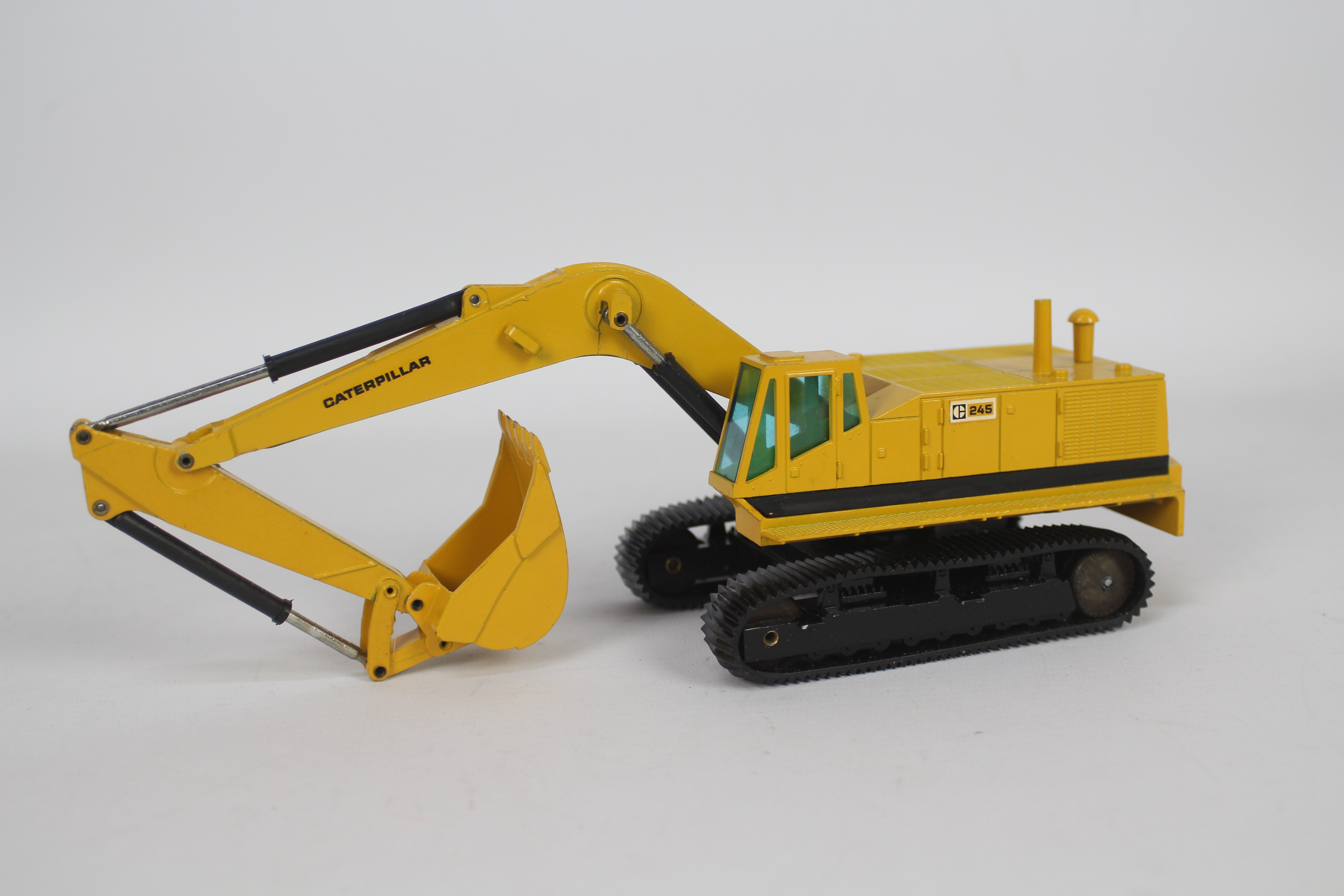 NZG - A boxed CAT 245 Hydraulikbagger excavator in 1:50 scale. # 160. - Image 2 of 3