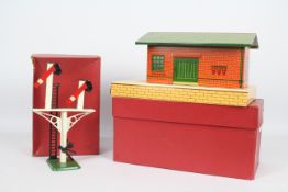 Hornby - 2 x boxed O Gauge items, # No.1 Goods Platform, and No.2 Junction Signal.