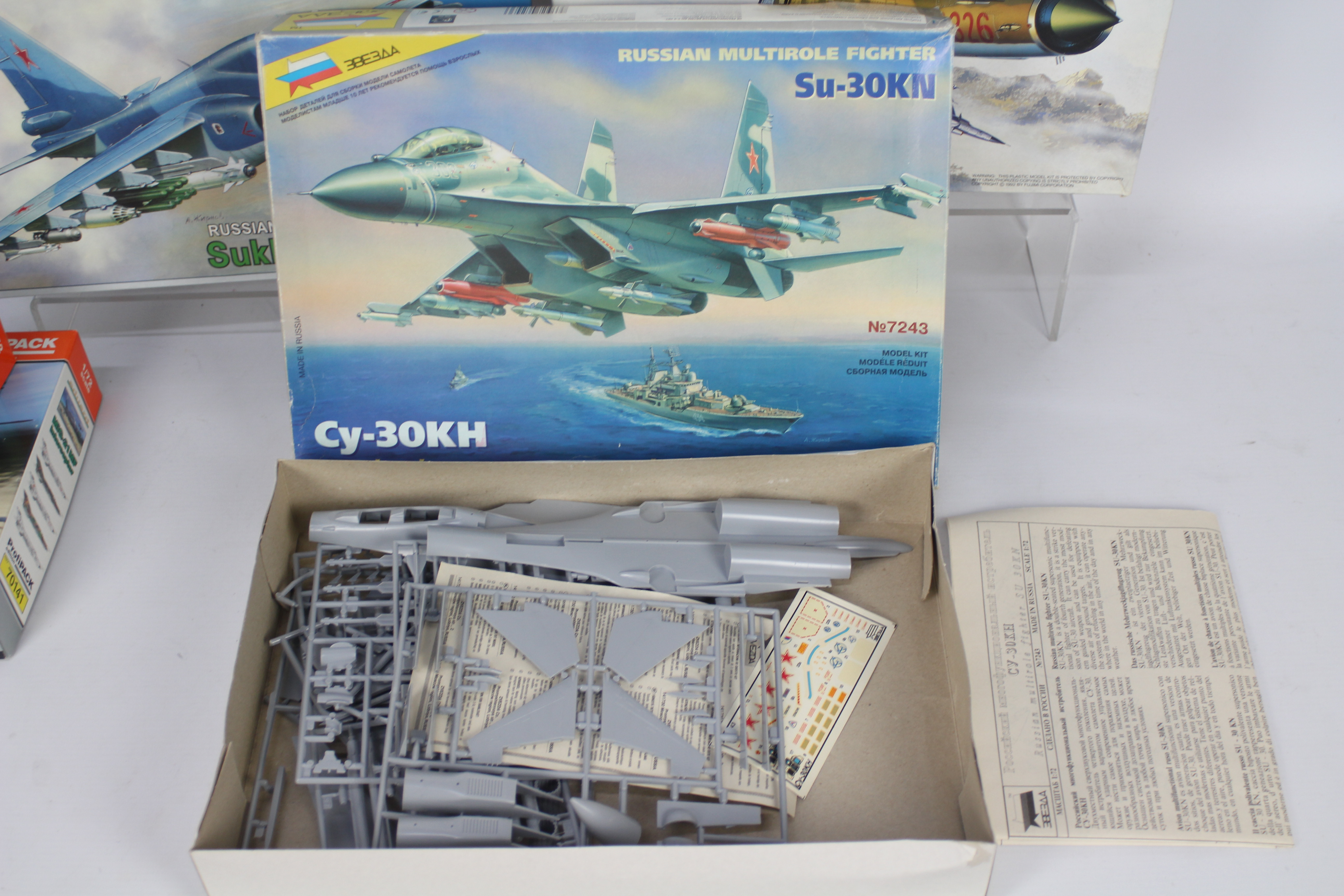 Eduard Fujimi, Zvezda - Five boxed 1:72 scale plastic military aircraft model kits. - Image 2 of 3