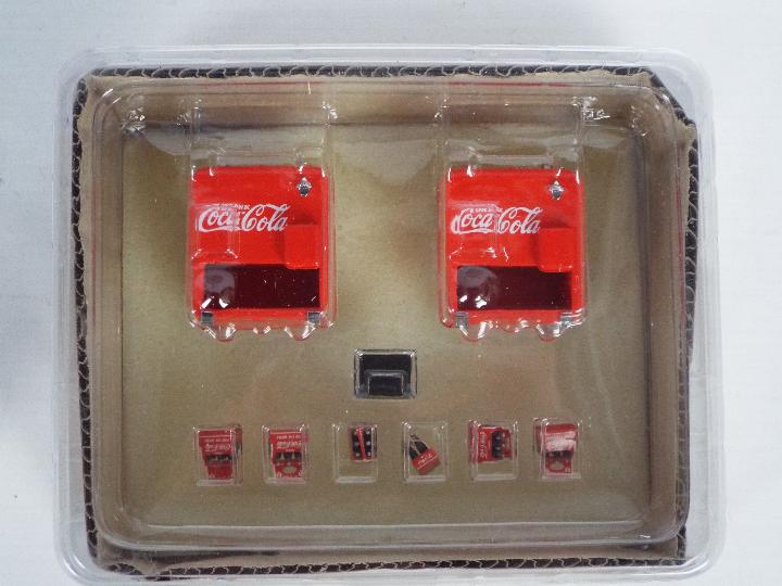 Danbury Mint - A boxed 1:24 scale #127-007 'Replica of the 1941 Coca Cola Delivery Truck' by - Image 5 of 5
