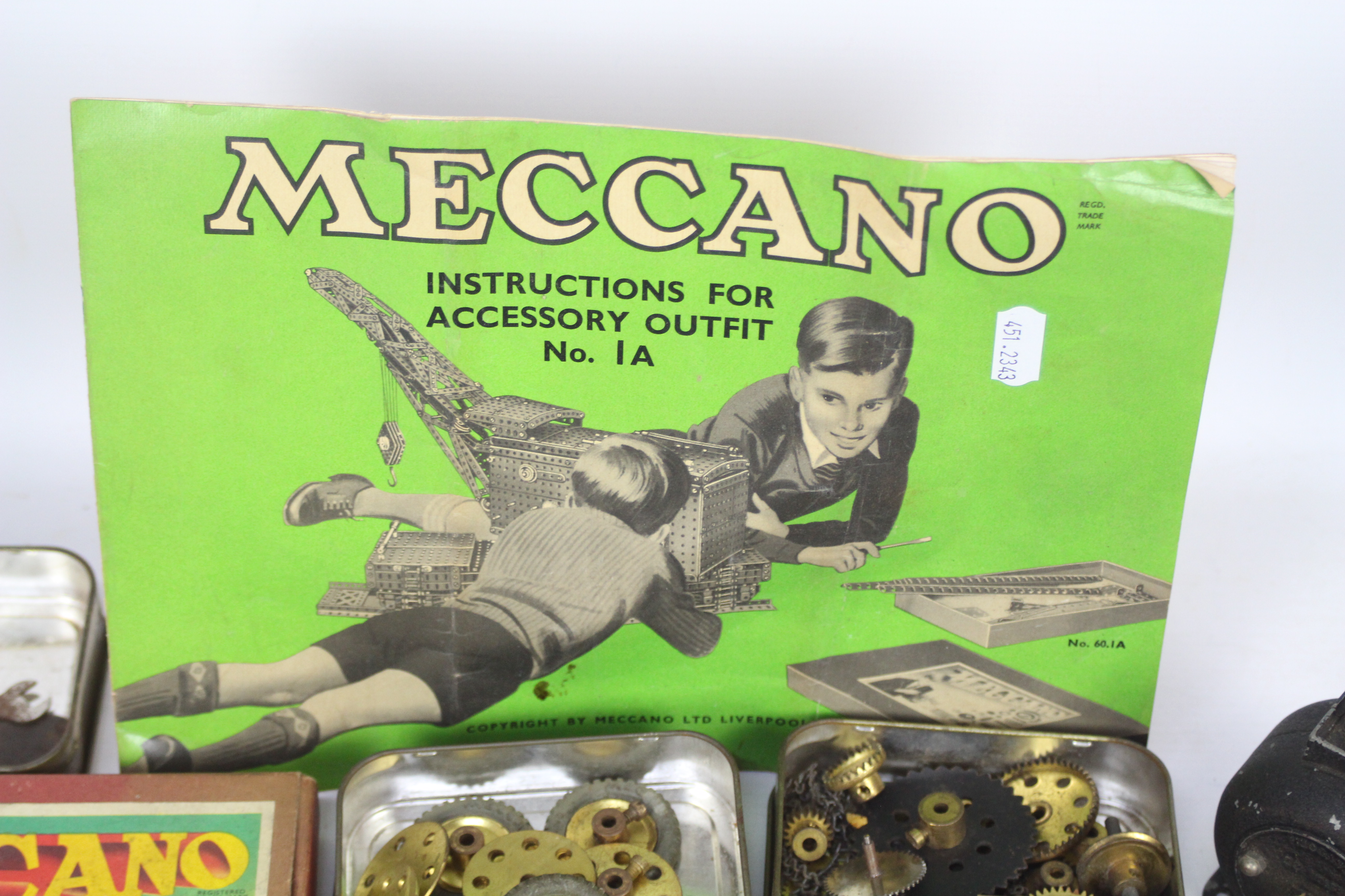 Meccano - A box of assorted Meccano parts including a box and instruction book for Accessory Outfit - Image 5 of 5