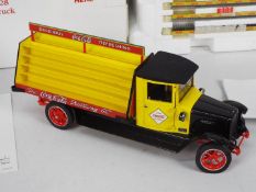 Danbury Mint - A boxed 1:24 scale #127-004 'Replica of the 1928 Coca Cola Delivery Truck' by
