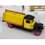 Danbury Mint - A boxed 1:24 scale #127-004 'Replica of the 1928 Coca Cola Delivery Truck' by