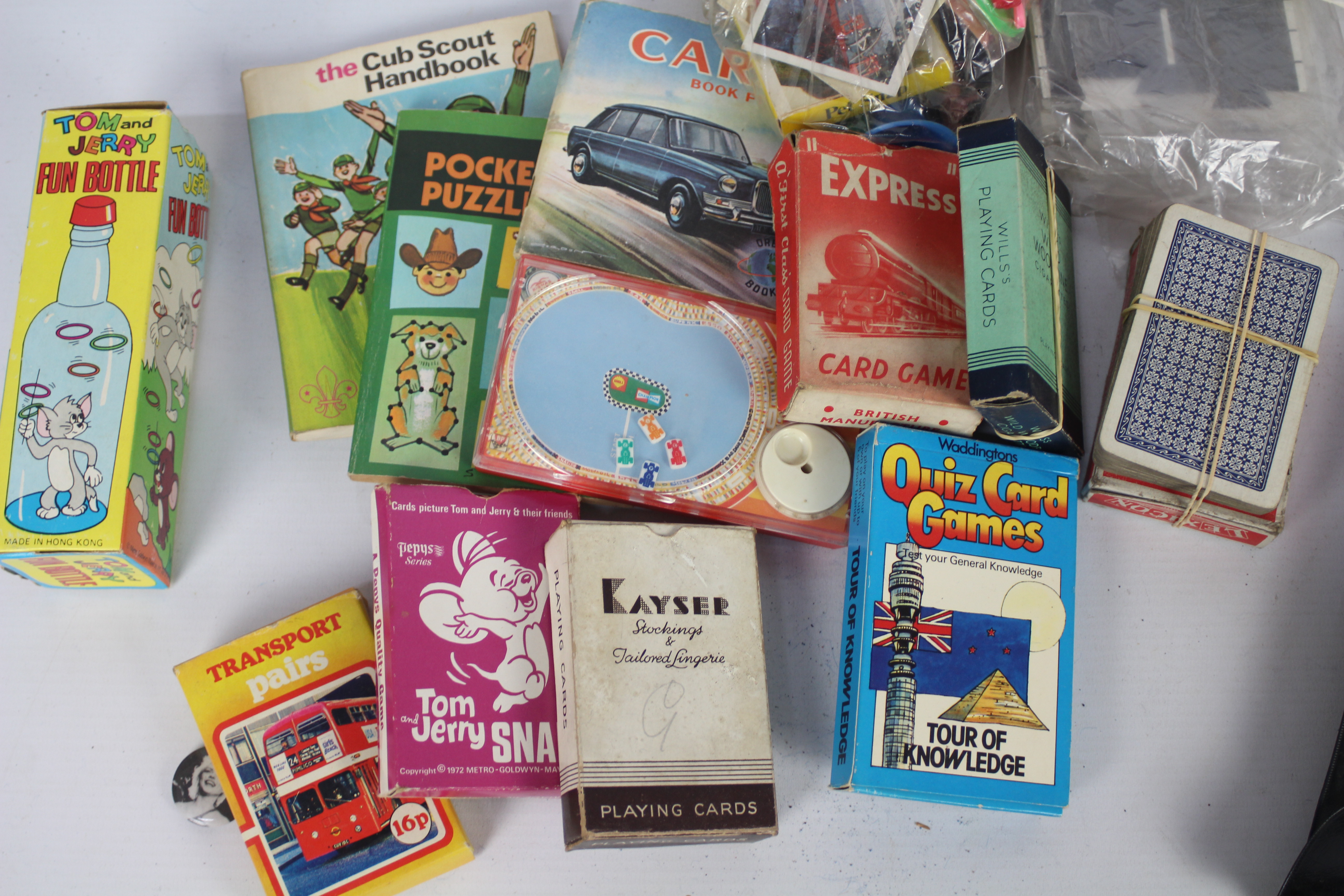 Whitman - Spears - Invicta - Zodiac - Plastech - A collection of vintage games and puzzles - Image 5 of 6