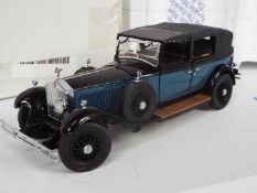 Franklin Mint - A boxed 1:24 scale 1929 Rolls Royce Phantom I Cabriolet De Ville.