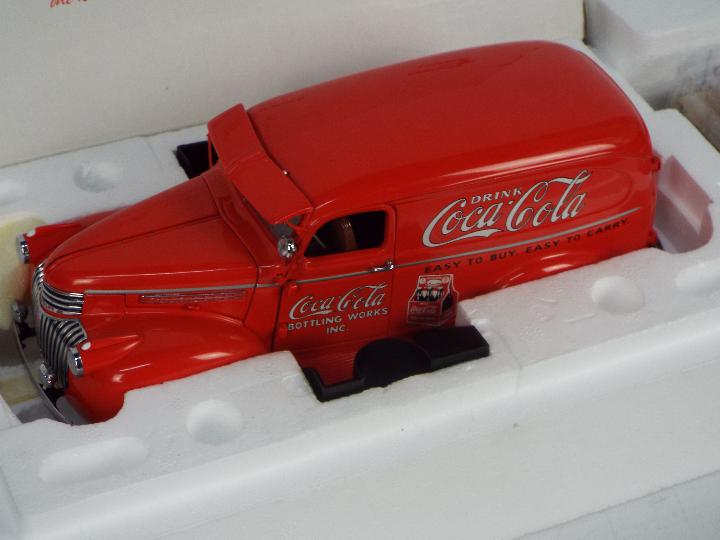 Danbury Mint - A boxed 1:24 scale #127-007 'Replica of the 1941 Coca Cola Delivery Truck' by - Image 3 of 5