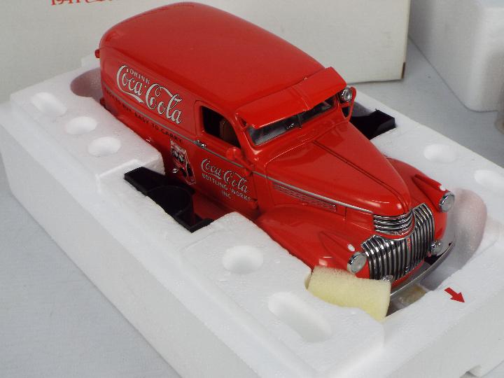 Danbury Mint - A boxed 1:24 scale #127-007 'Replica of the 1941 Coca Cola Delivery Truck' by - Image 2 of 5