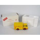 Danbury Mint - A boxed 1:24 scale #127-005 'Replica of the 1955 Coca Cola Delivery Truck' by