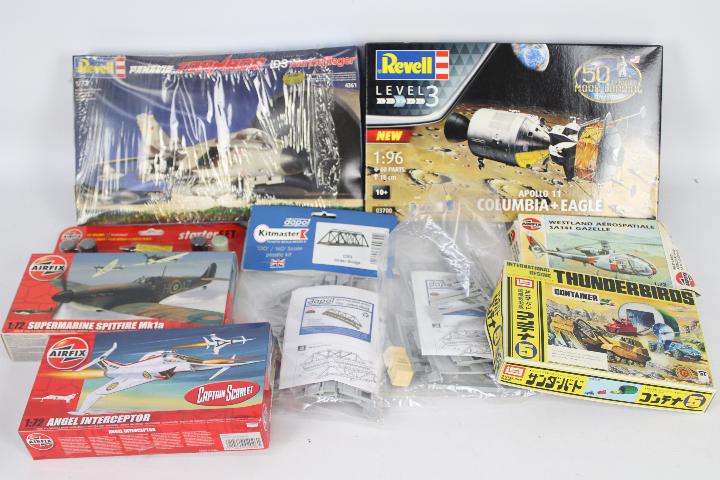 Airfix, Revell, Kitmaster, IMAI, Other - A group of boxed kits plastic model kits in various scales.