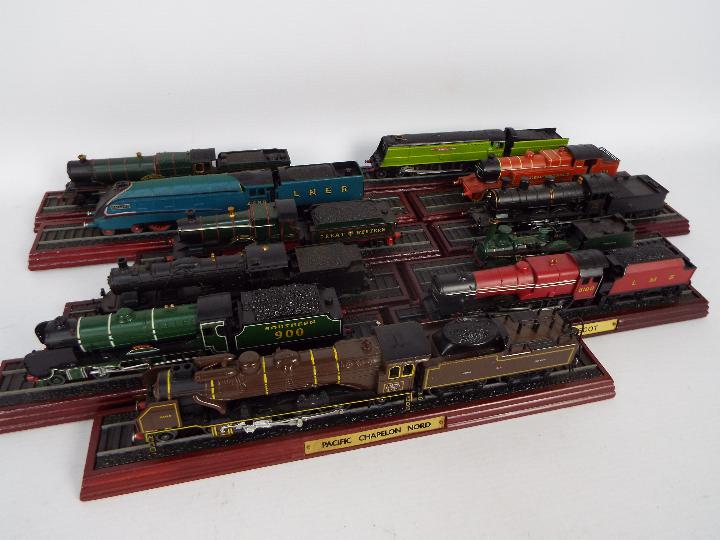 Atlas Editions - Master Models - 20 x unboxed static loco models,
