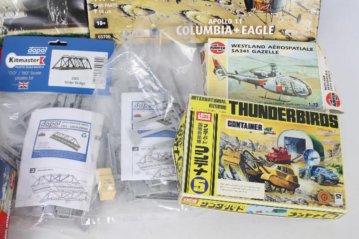 Airfix, Revell, Kitmaster, IMAI, Other - A group of boxed kits plastic model kits in various scales. - Image 2 of 2