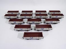 Bachmann - 14 x unboxed wagons in 00 gauge.