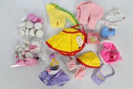 My Little Pony, Hasbro - A loose collection of My Little Pony clothes and accessories.