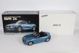 Kyosho - A boxed diecast 1:12 scale BMW Z4 by Kyosho.