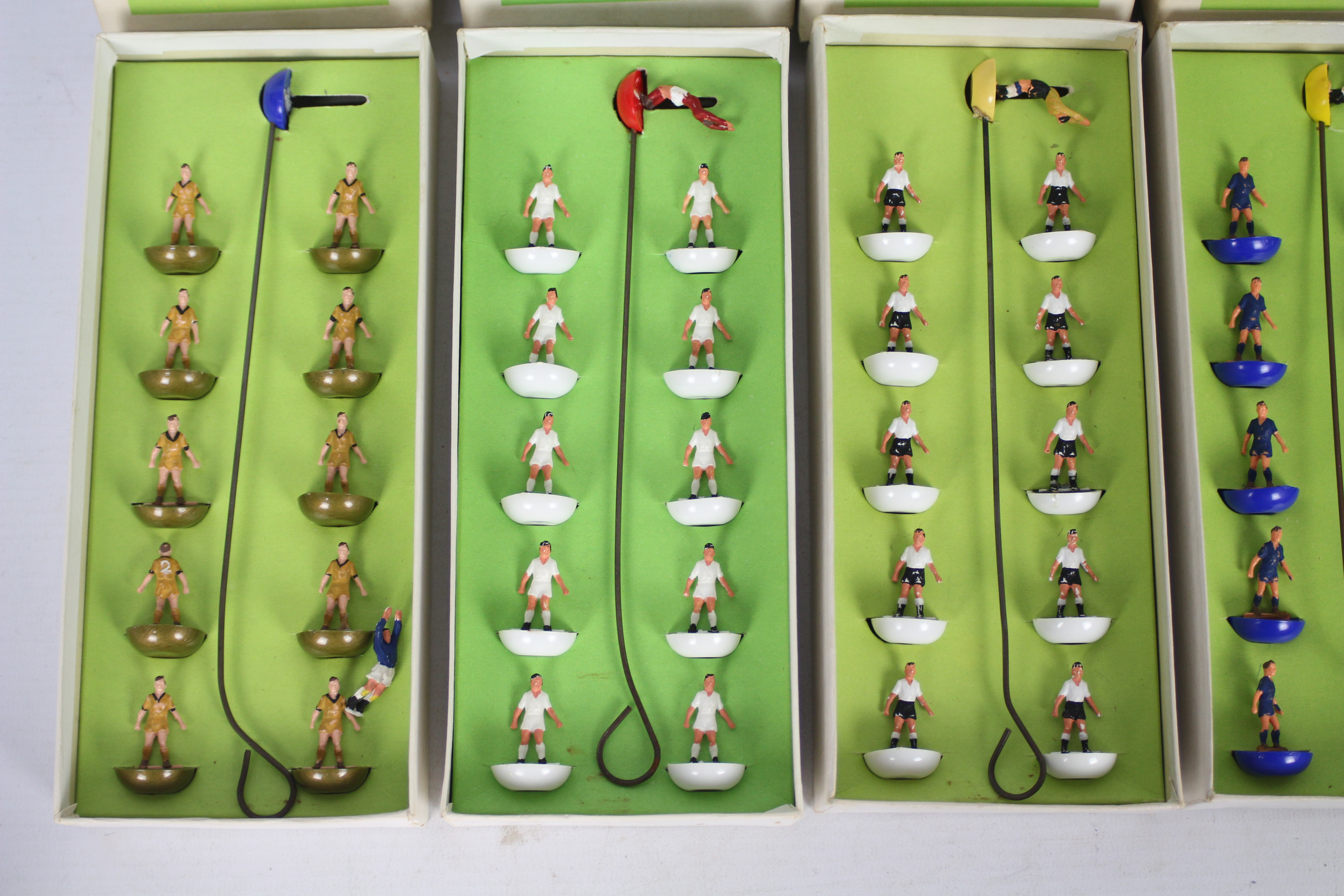 Subbuteo - Five boxed Subbuteo Heavyweight Teams. - Image 2 of 3